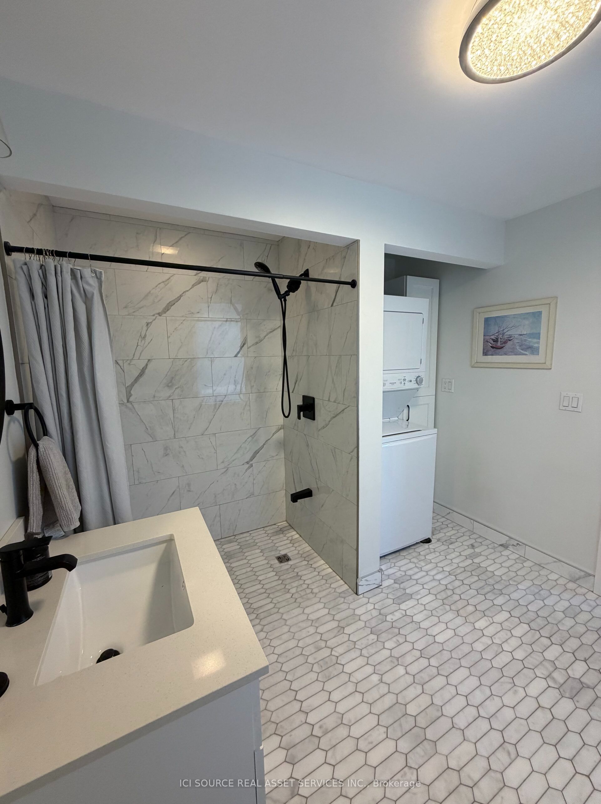 27 Arthur Street W Property Photo 37