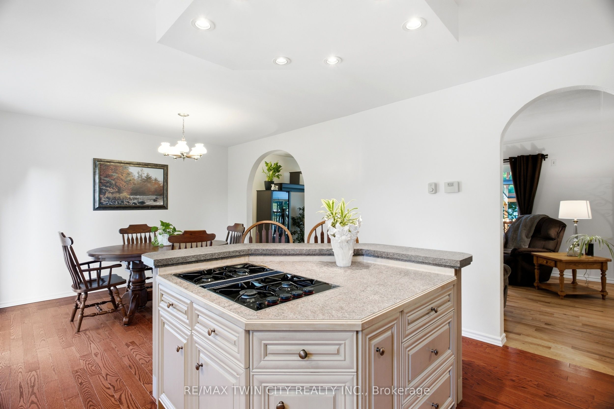 25 Alice Crescent Property Photo 15
