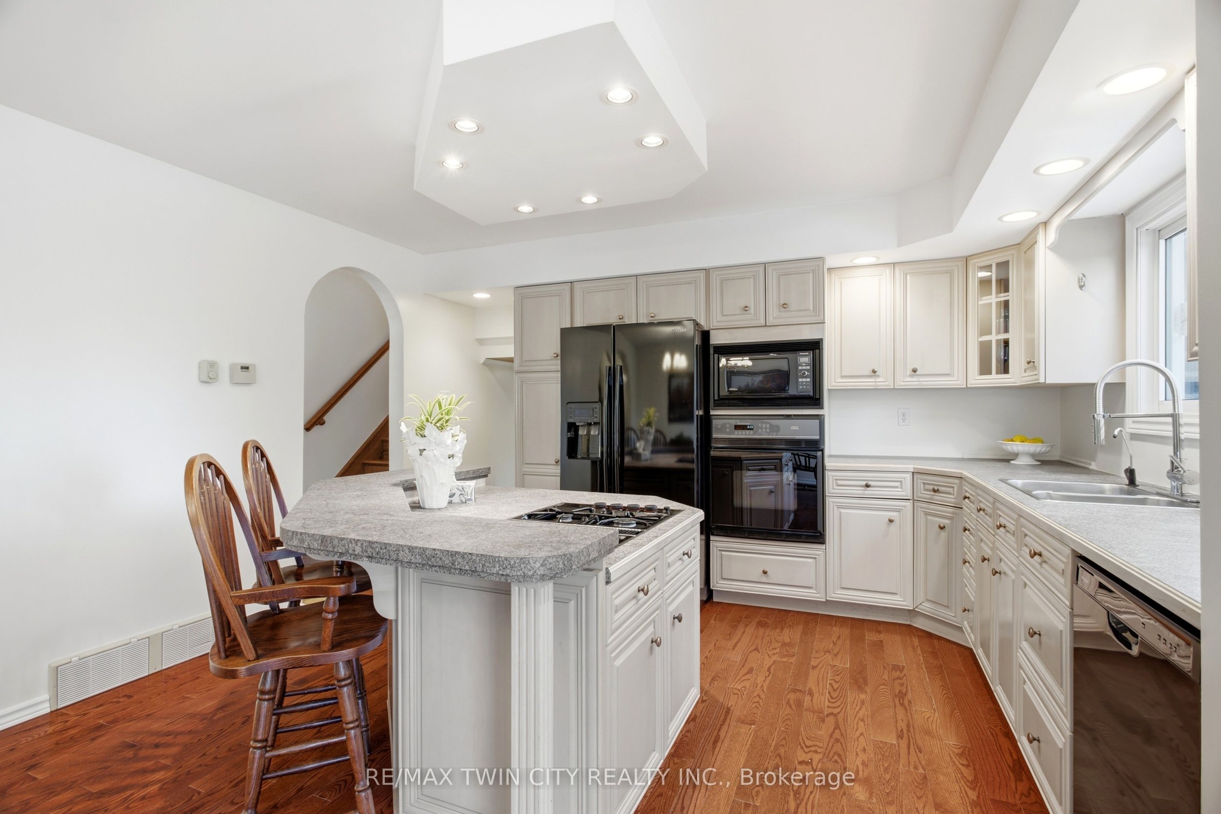 25 Alice Crescent Property Photo 16