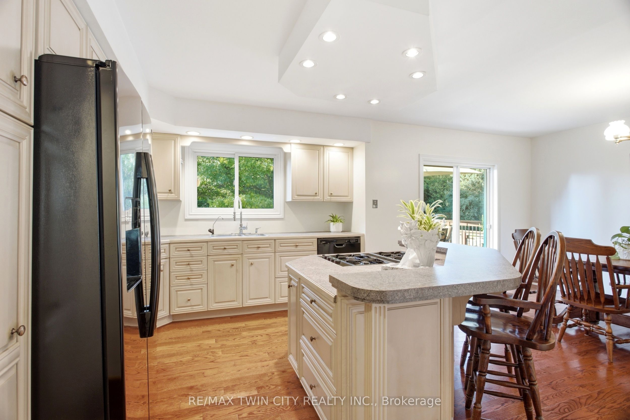 25 Alice Crescent Property Photo 17