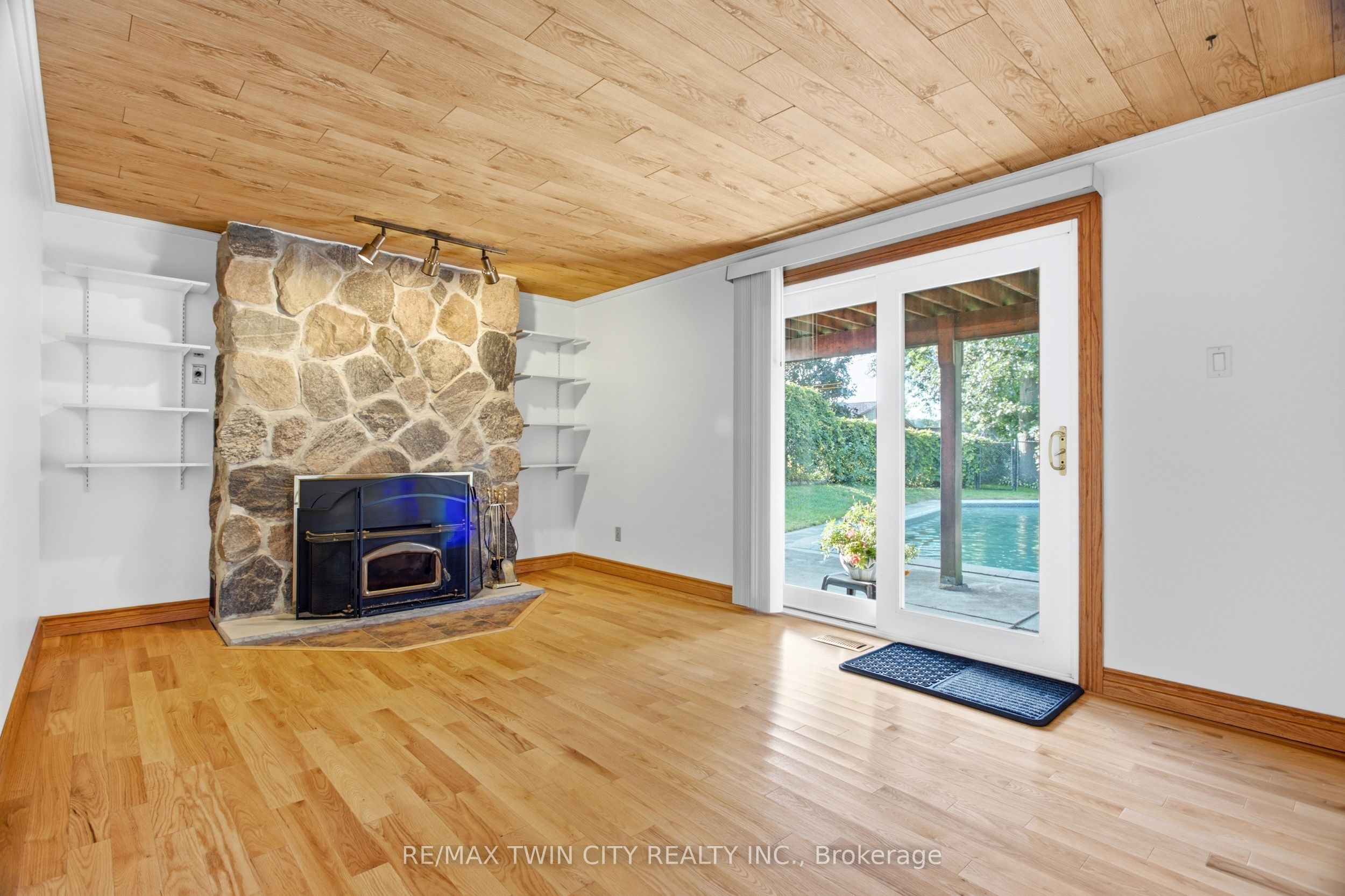 25 Alice Crescent Property Photo 18