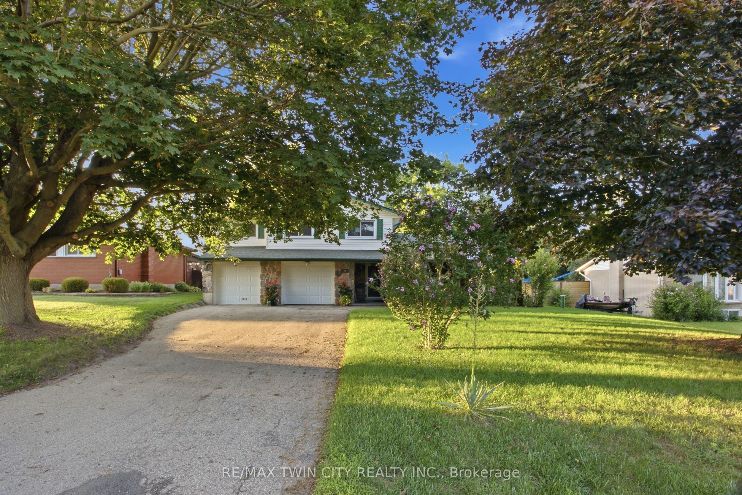 25 Alice Crescent Property Photo 43