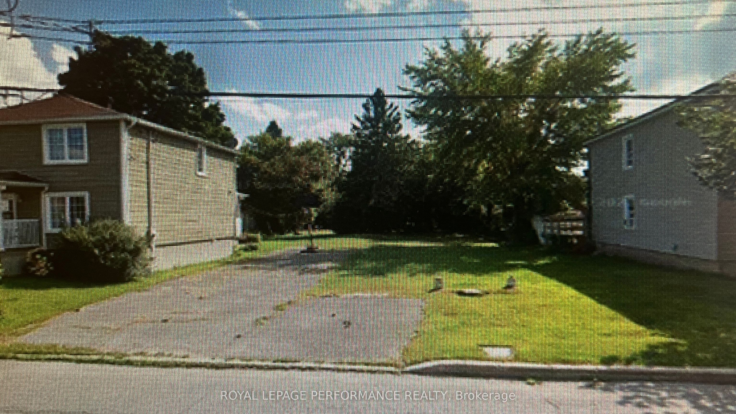 216-218 Nelson Street E Property Photo 1