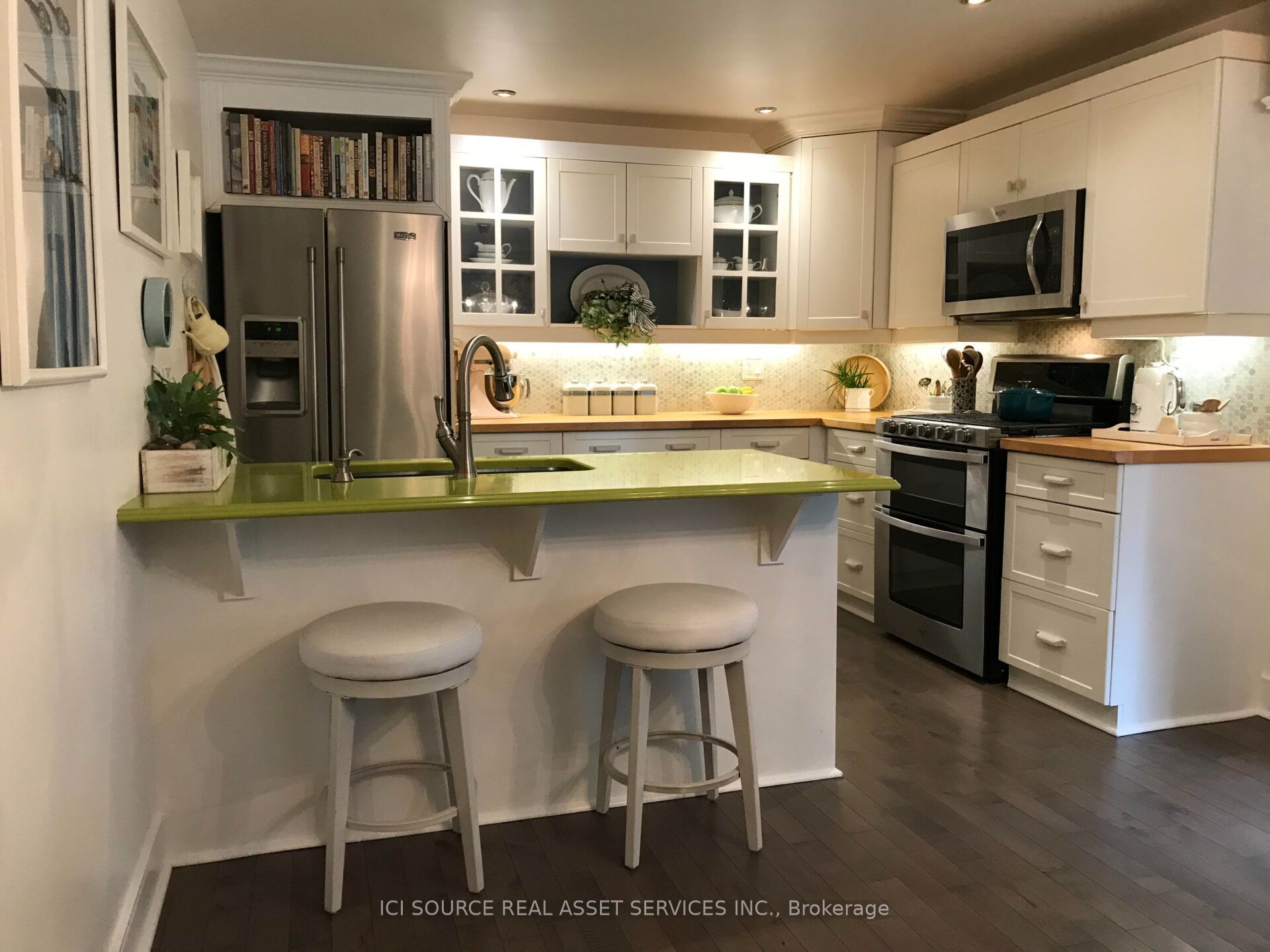 8768 Park Street Property Photo 10