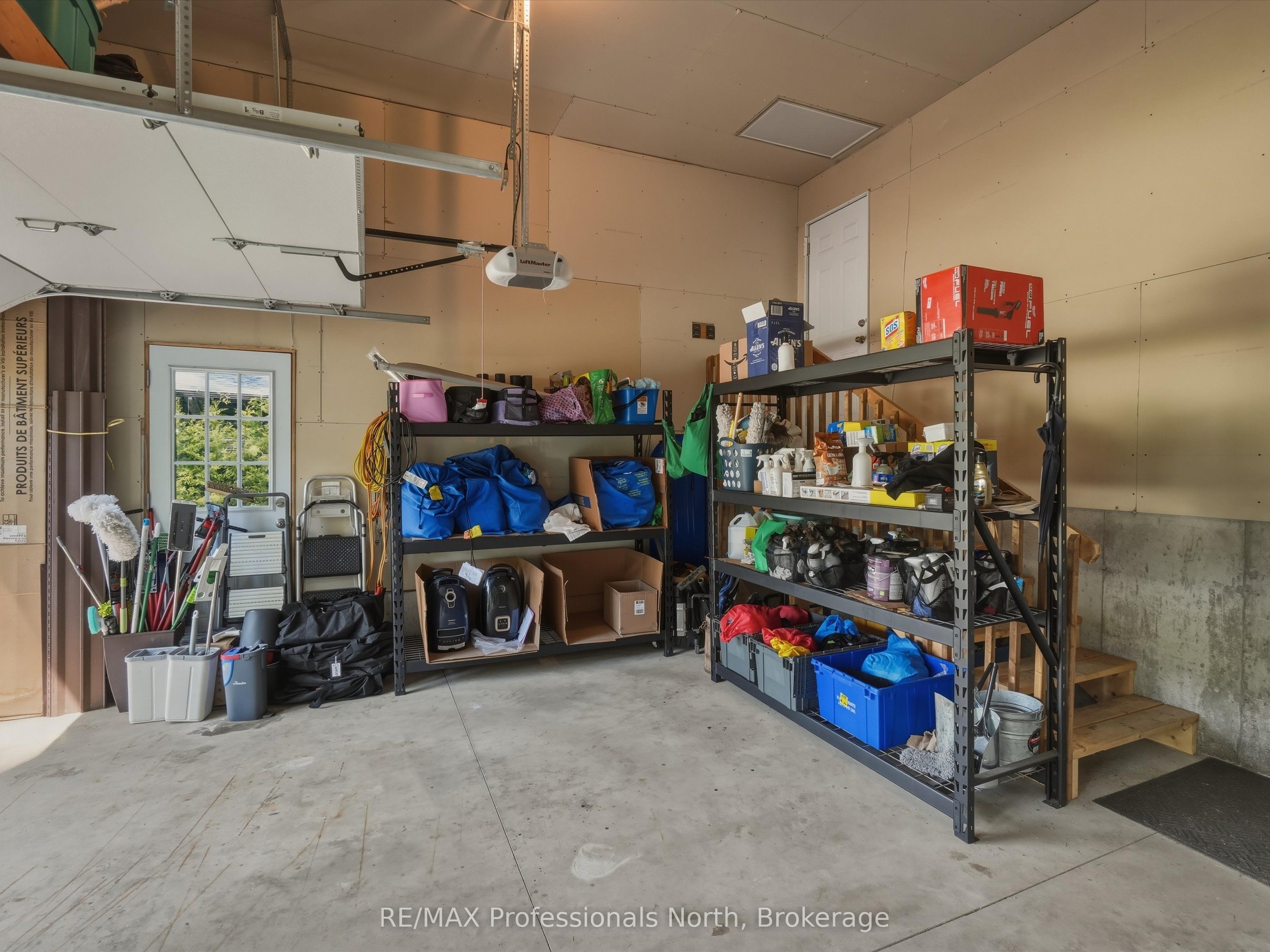 188 Vel-dor Crescent Property Photo 44