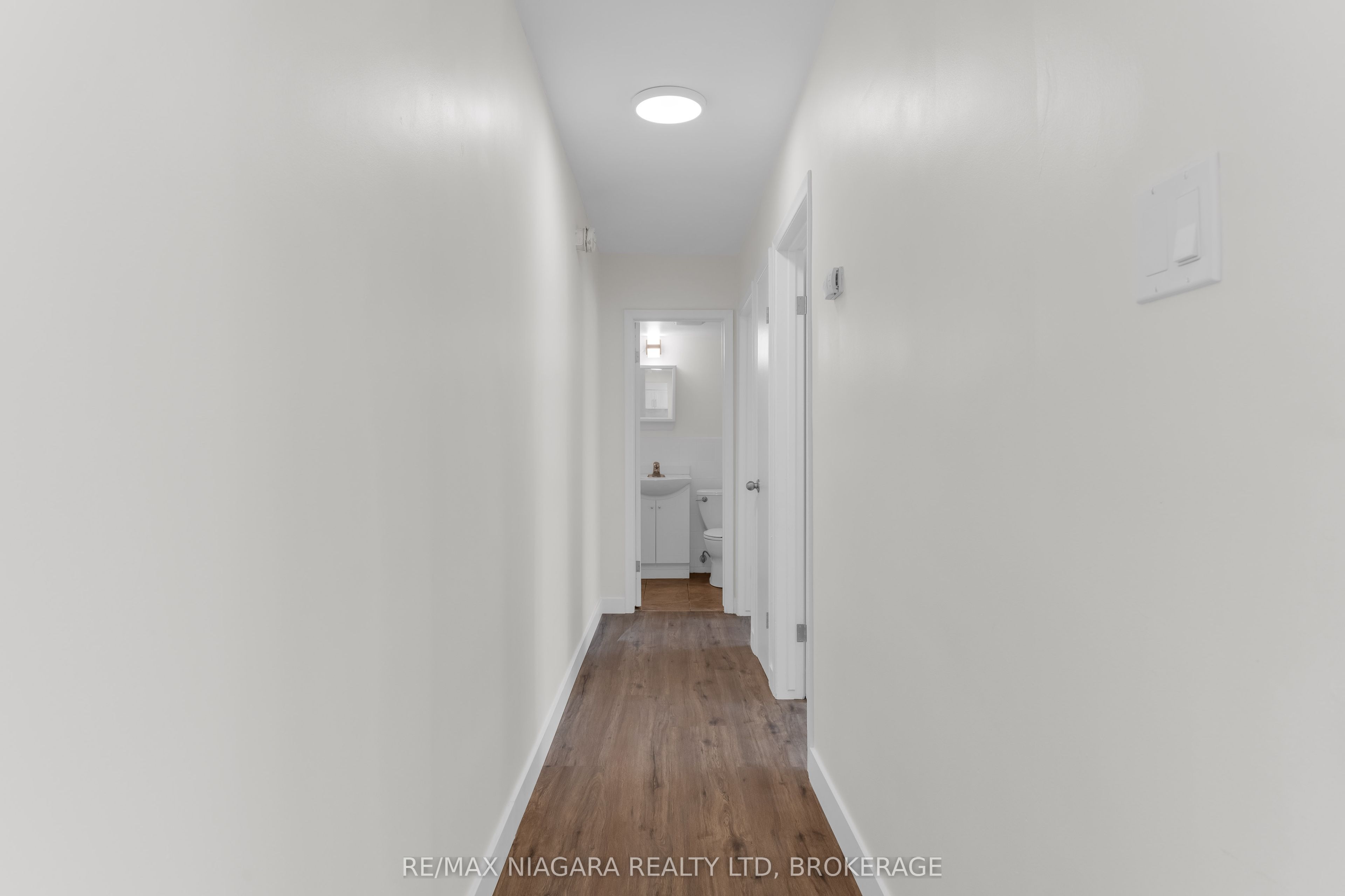 452 Carlton Street 25 Property Photo 13