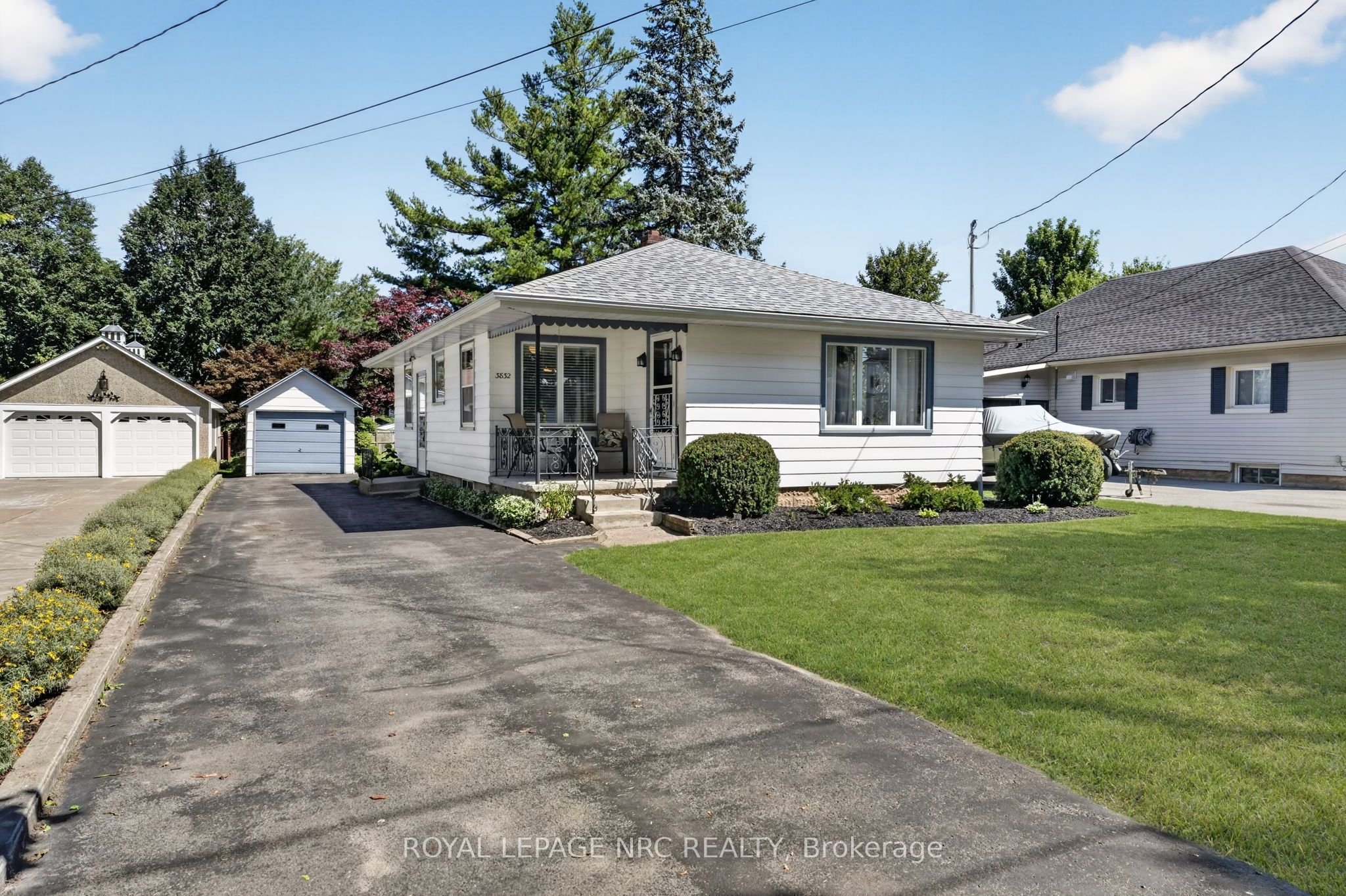 3832 Highland Drive Property Photo 1