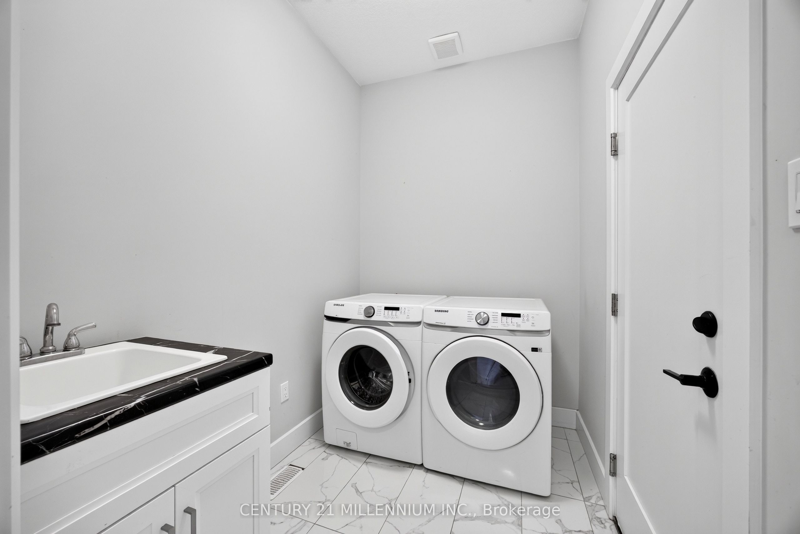 13 Lang Lane Property Photo 23
