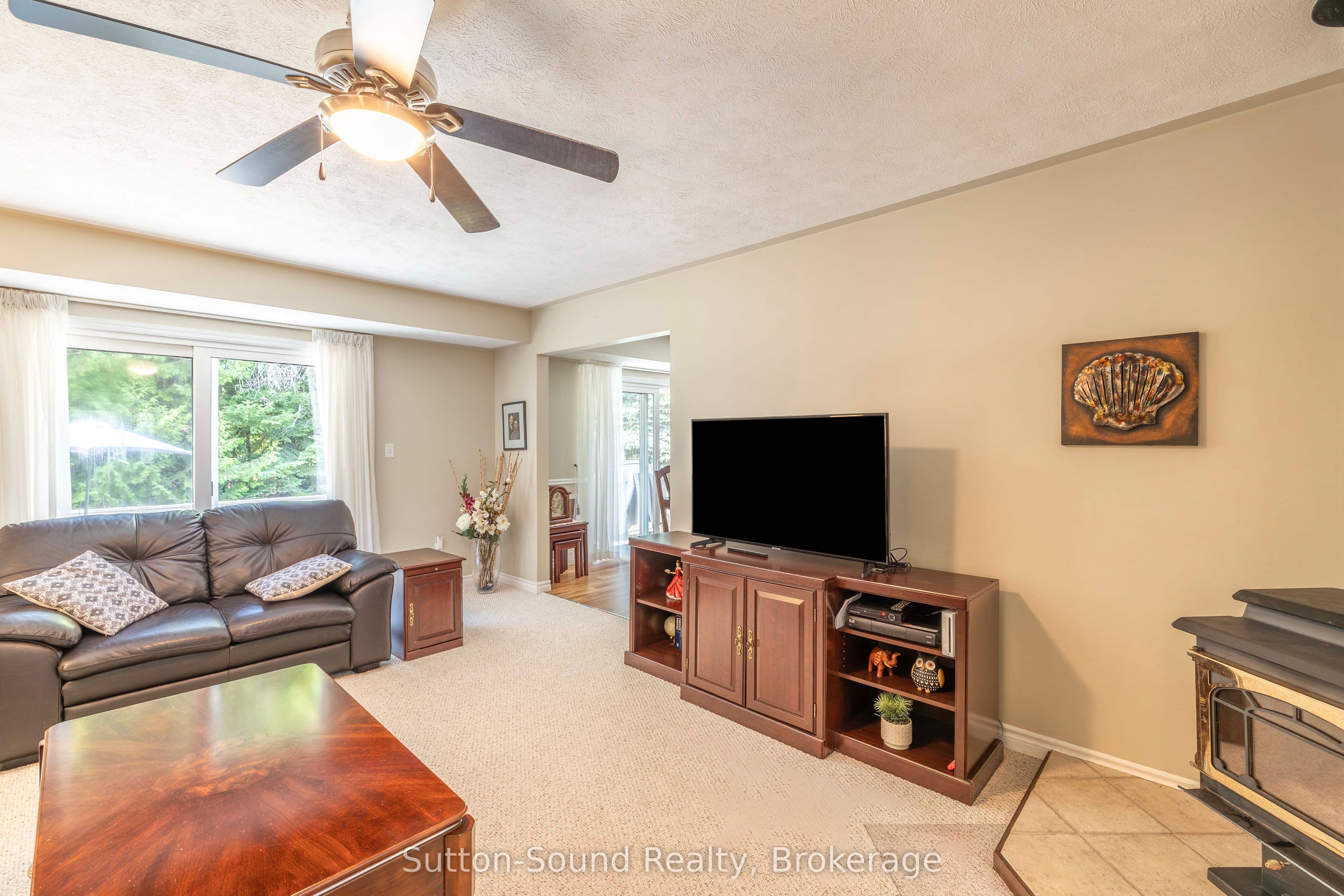 14 Shamrock Boulevard Property Photo 5