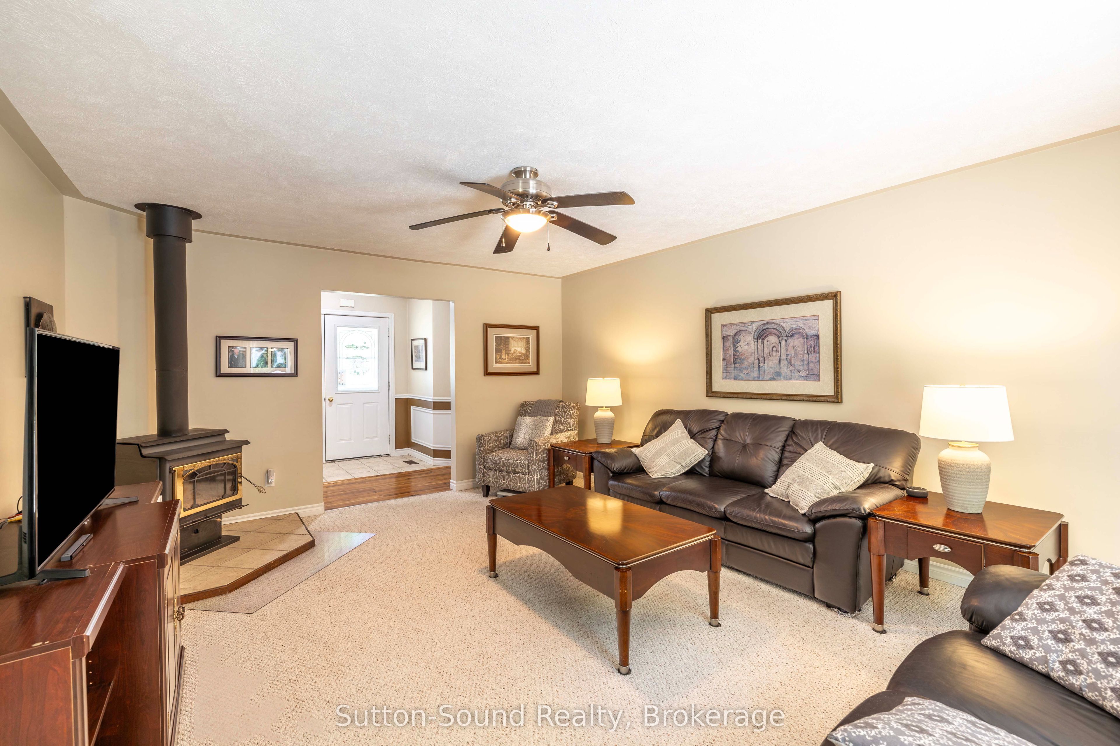 14 Shamrock Boulevard Property Photo 6