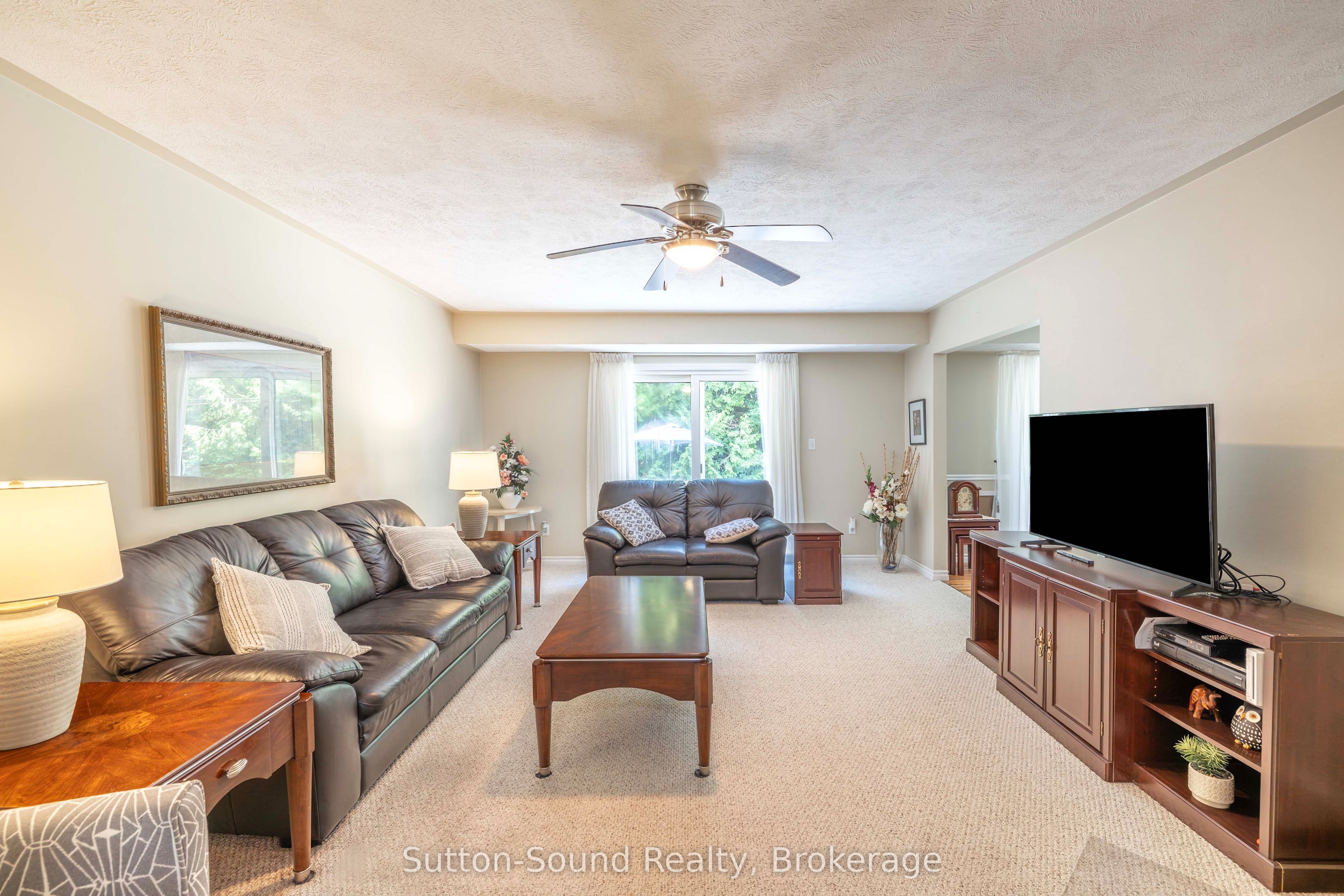 14 Shamrock Boulevard Property Photo 8