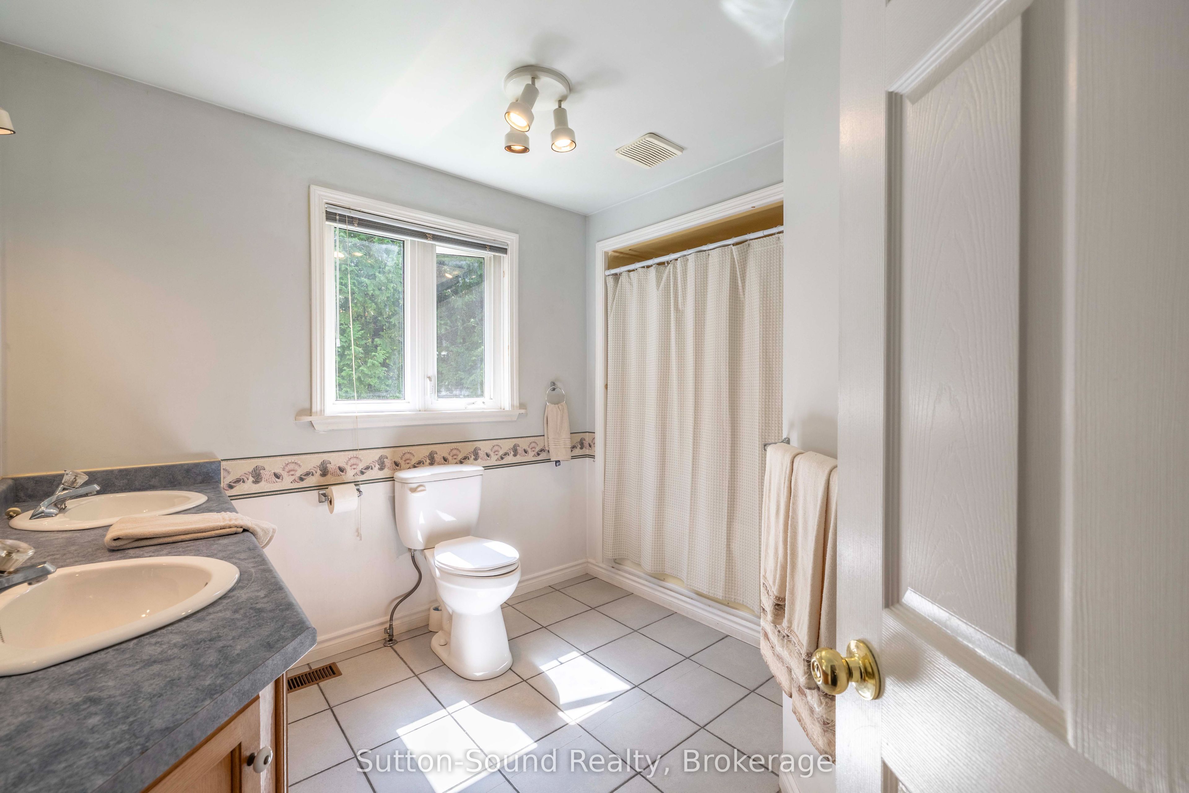 14 Shamrock Boulevard Property Photo 24