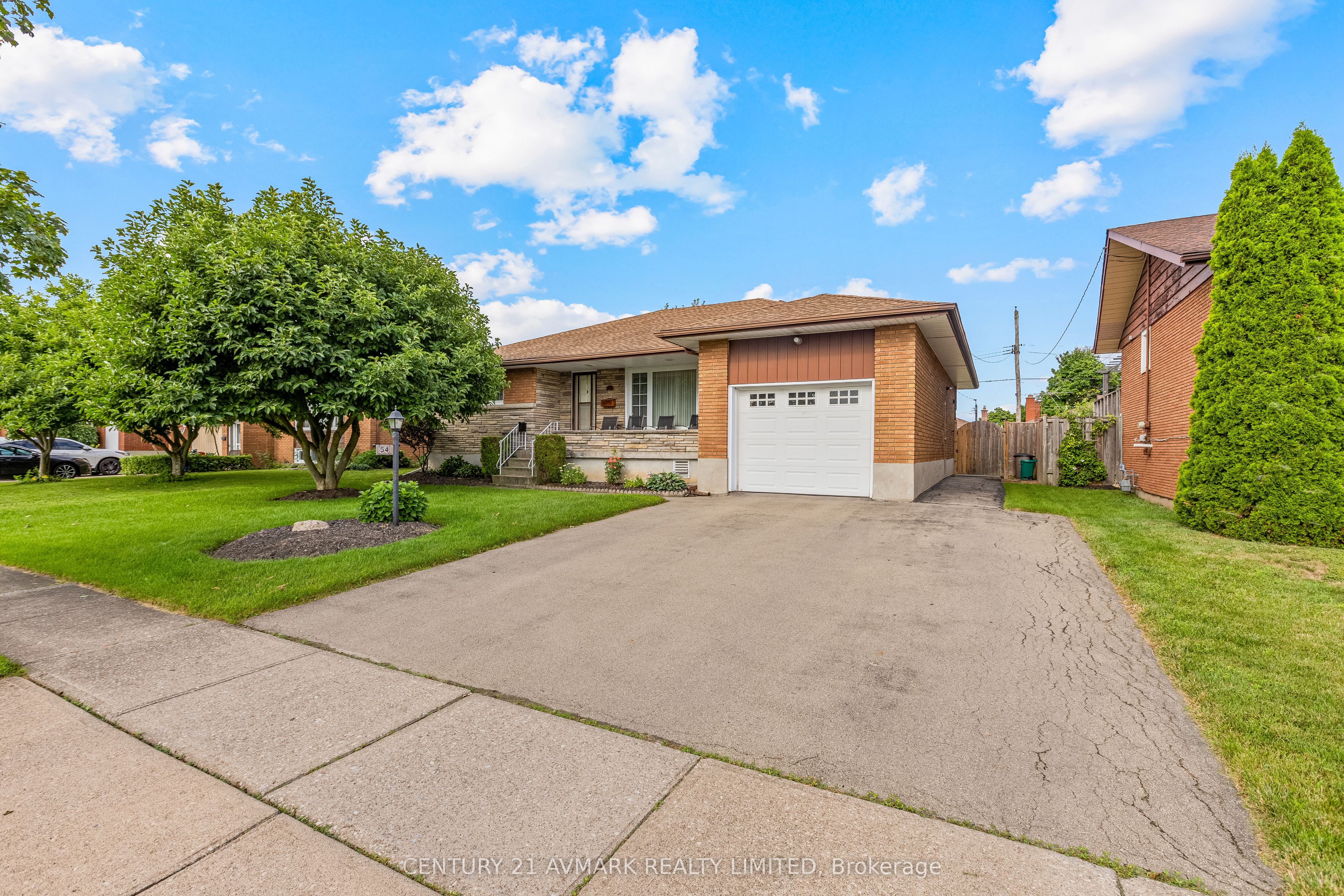 54 Classic Avenue Property Photo 1
