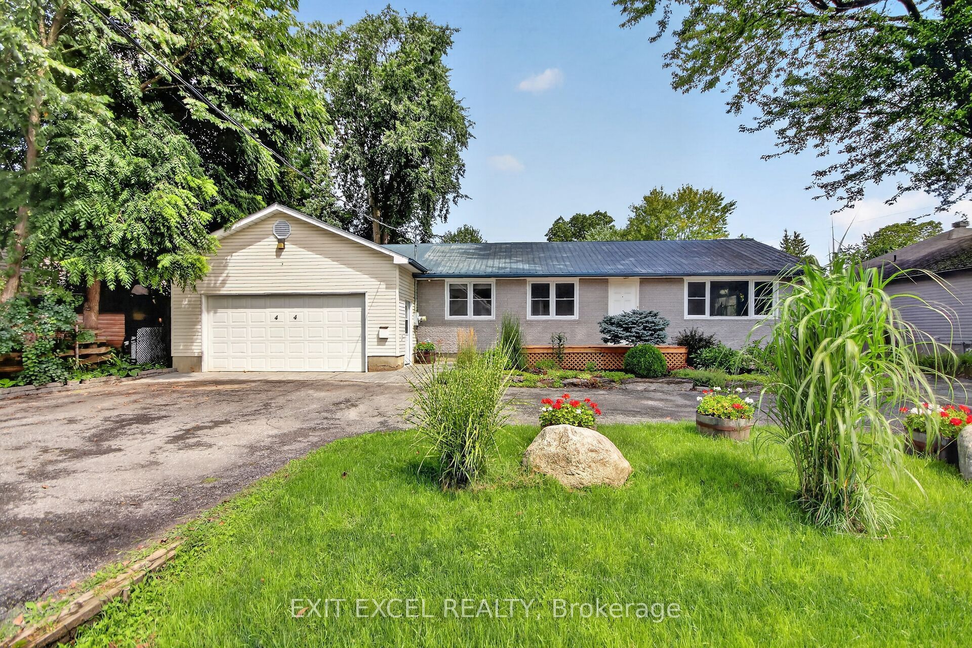 44 Colonel Murray Street Property Photo 2
