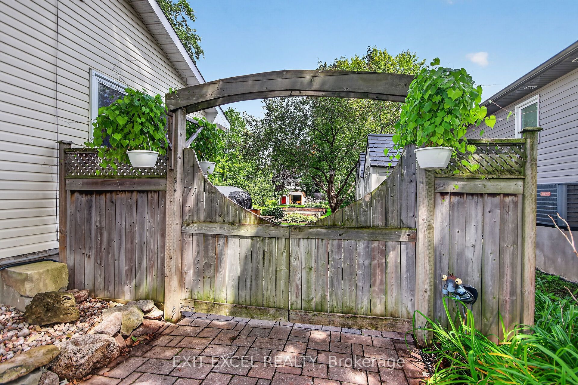 44 Colonel Murray Street Property Photo 40