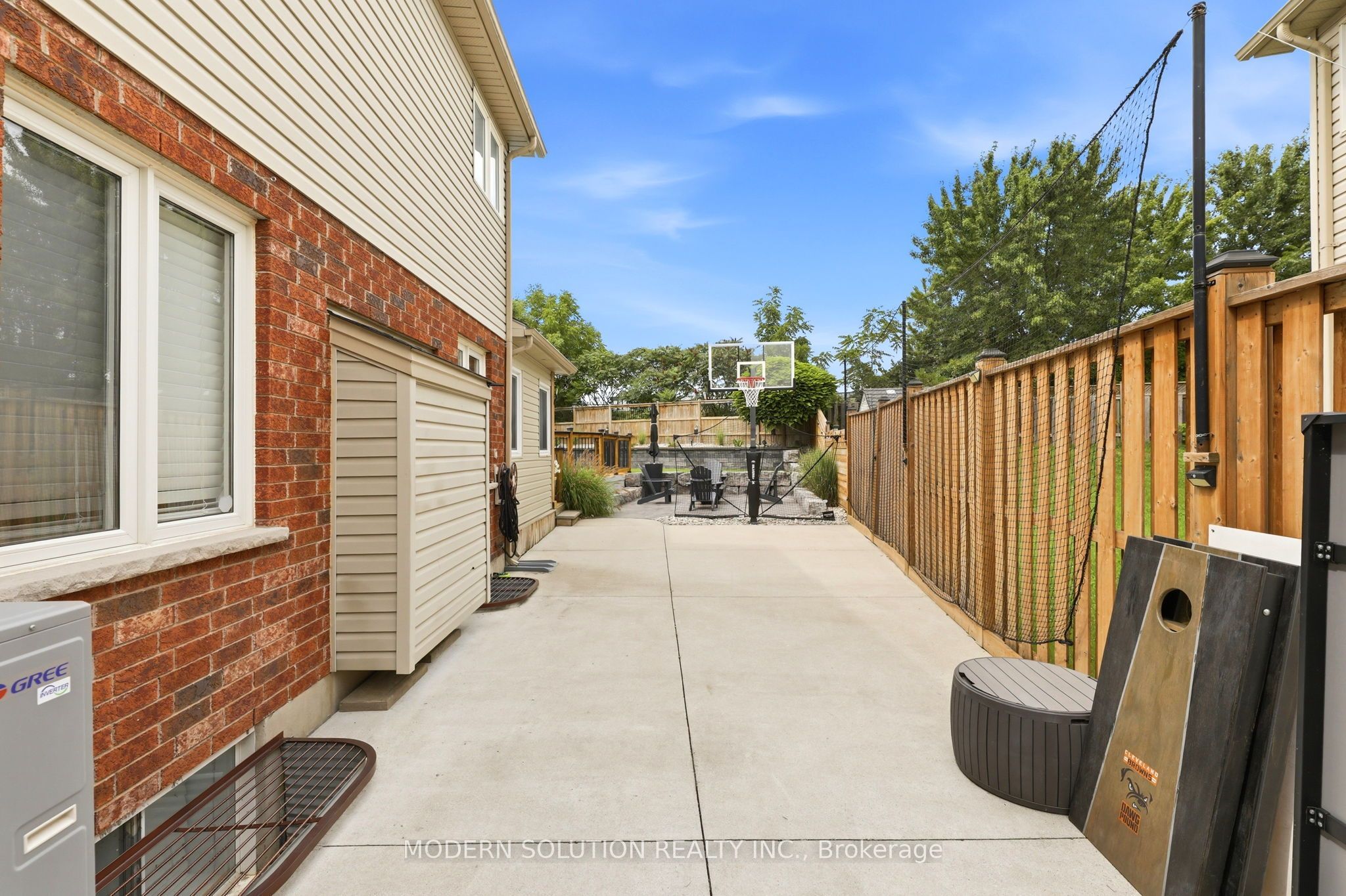 897 Bradshaw Crescent Property Photo 27