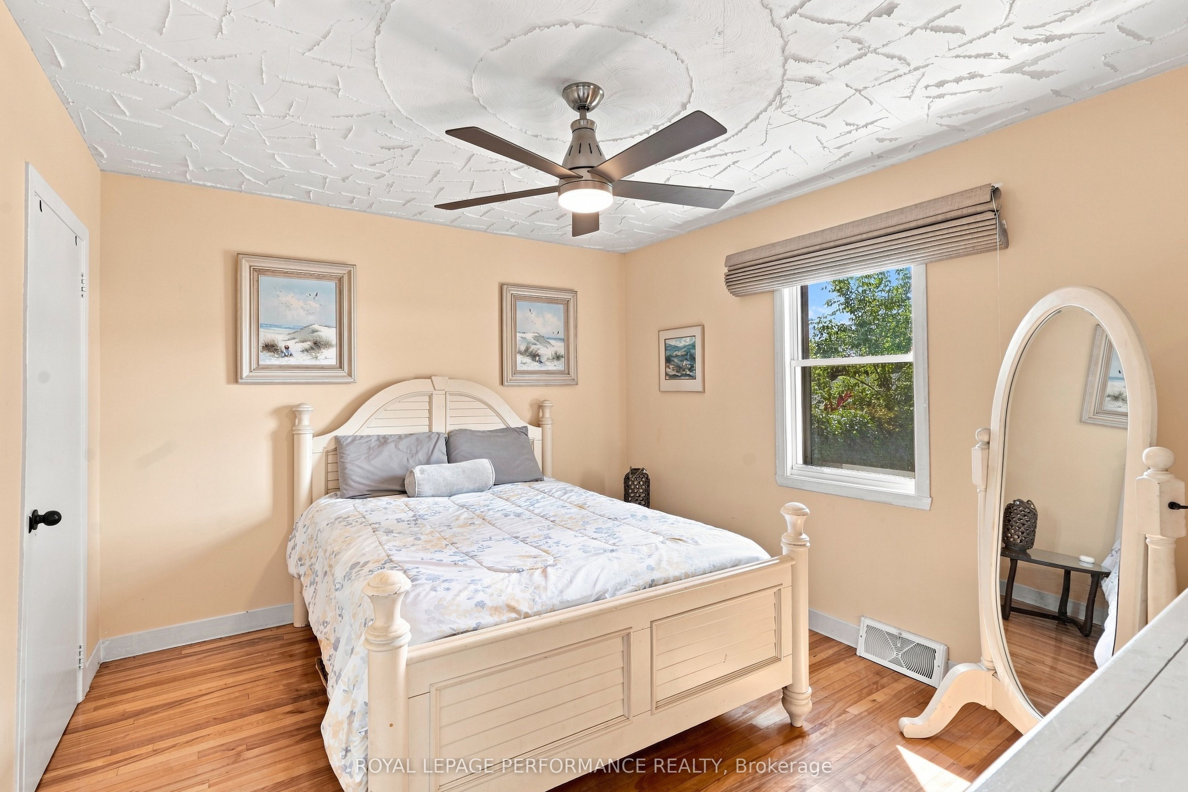 464 Laurier Street Property Photo 16