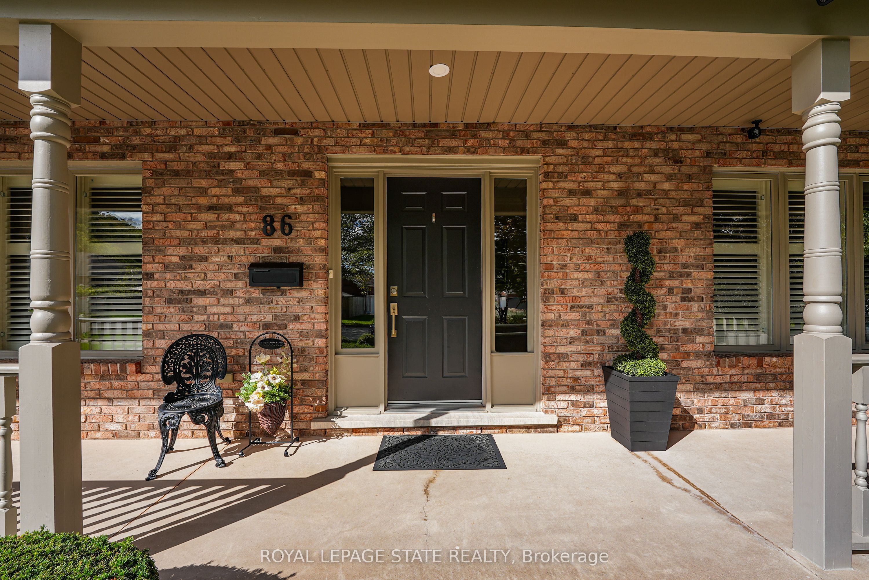 86 Hedge Lawn Drive Property Photo 6