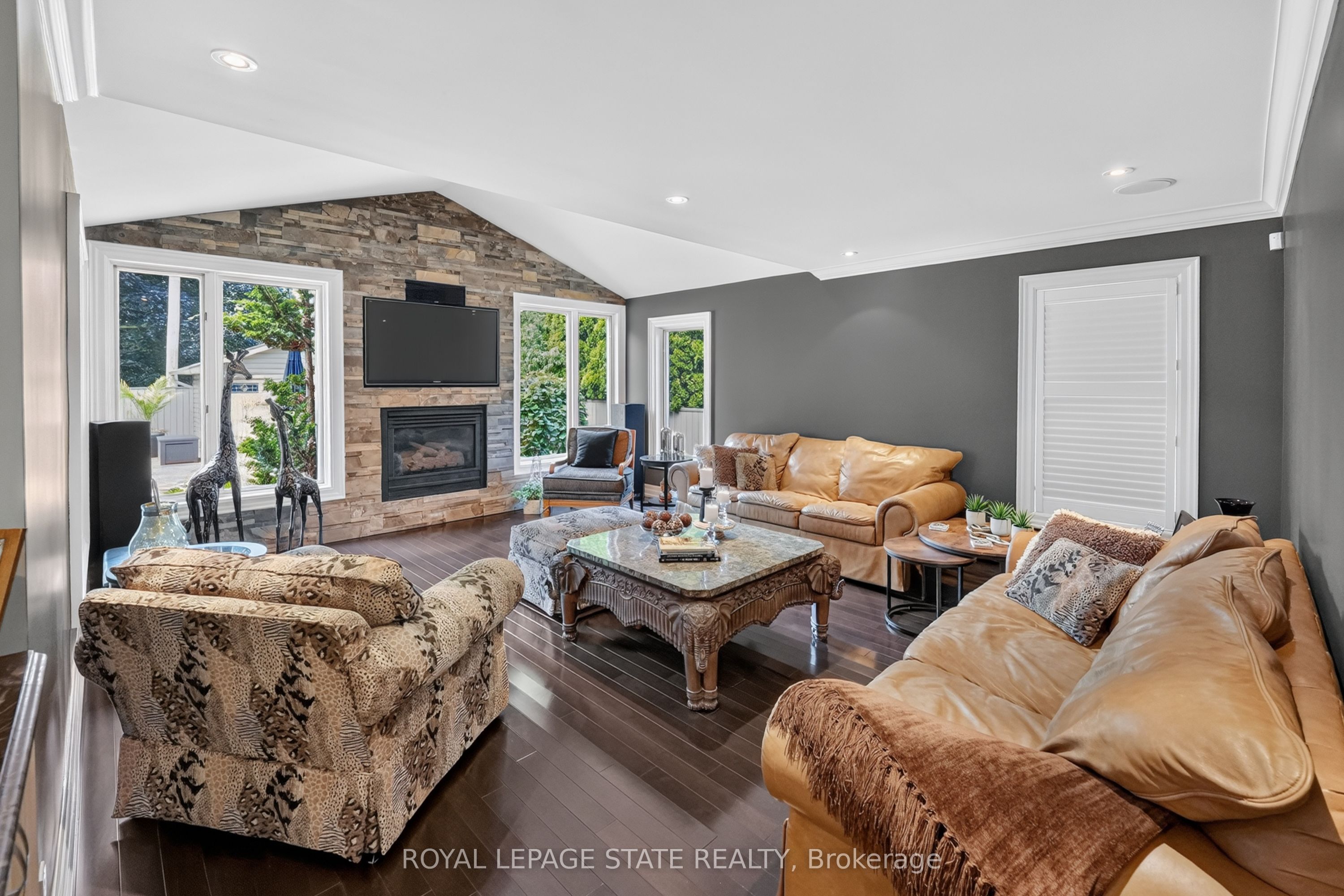 86 Hedge Lawn Drive Property Photo 8