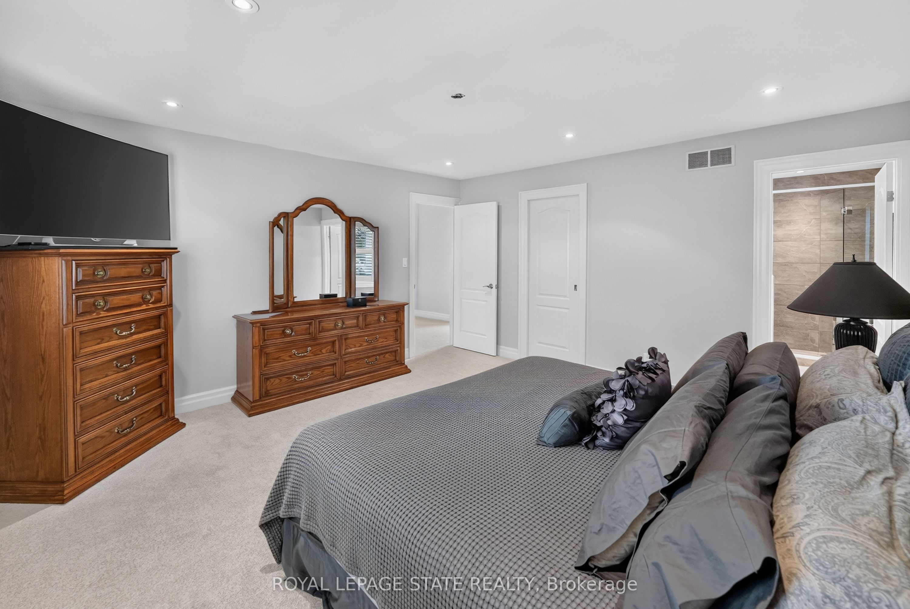 86 Hedge Lawn Drive Property Photo 25