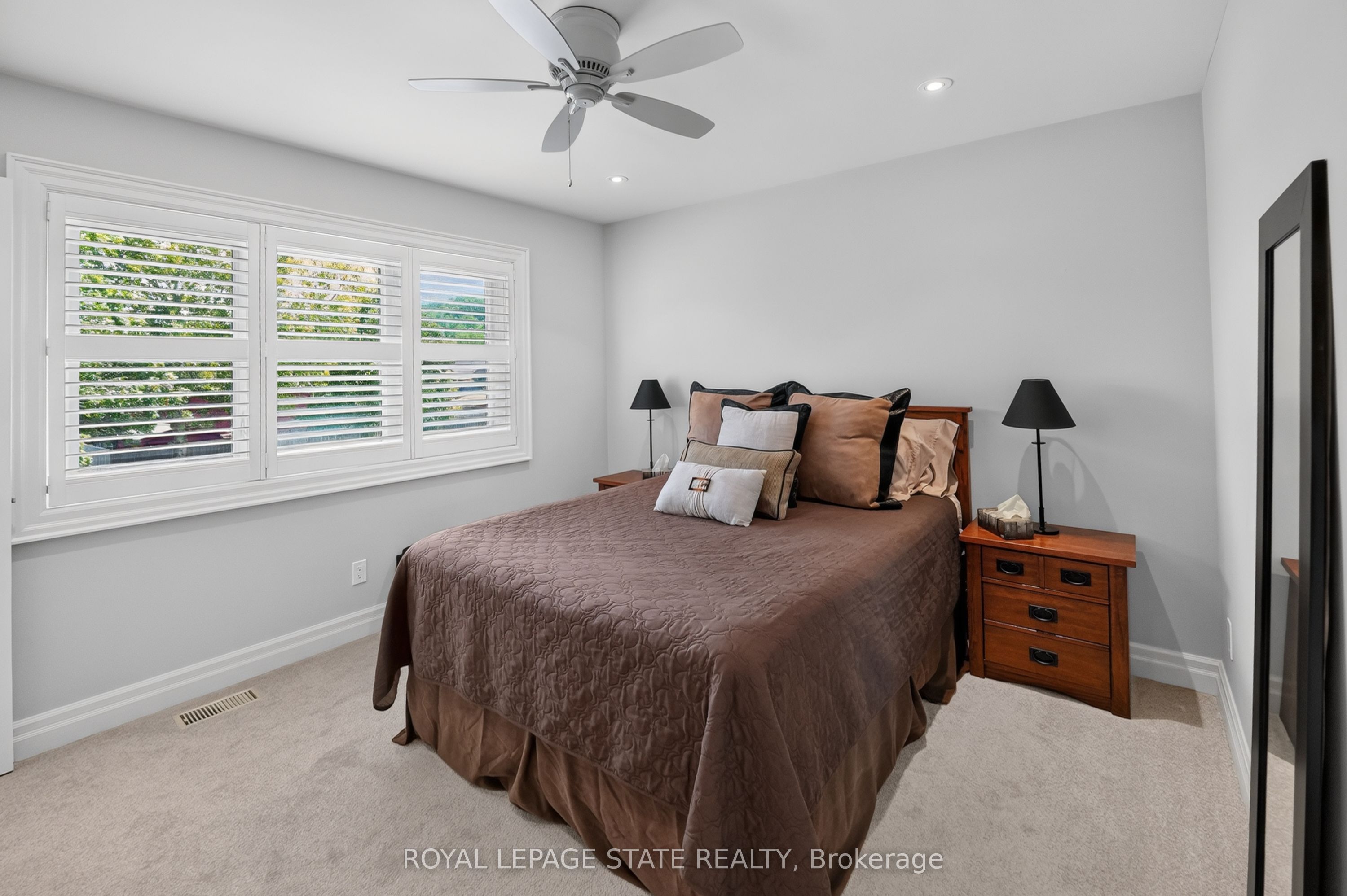 86 Hedge Lawn Drive Property Photo 28