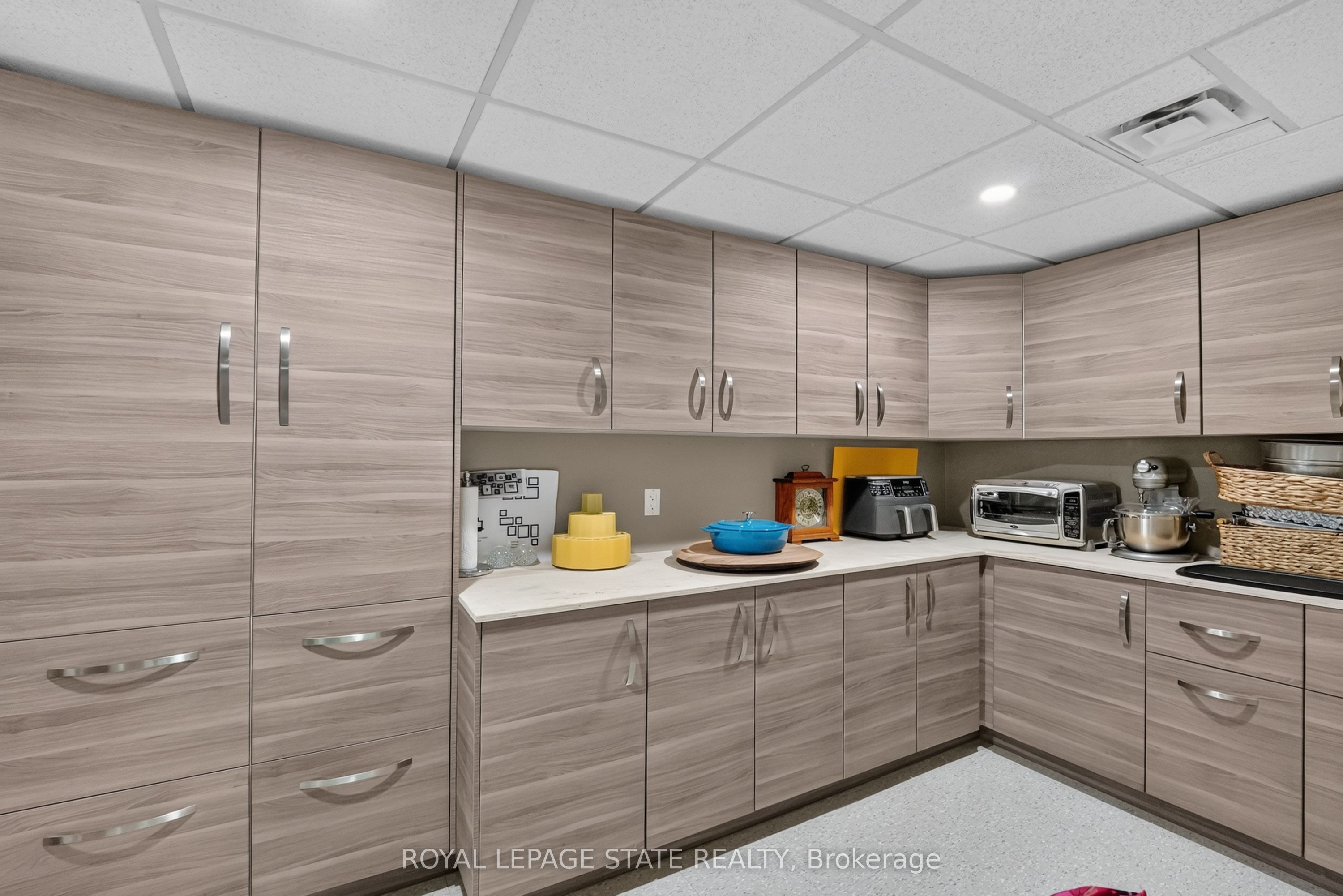 86 Hedge Lawn Drive Property Photo 32