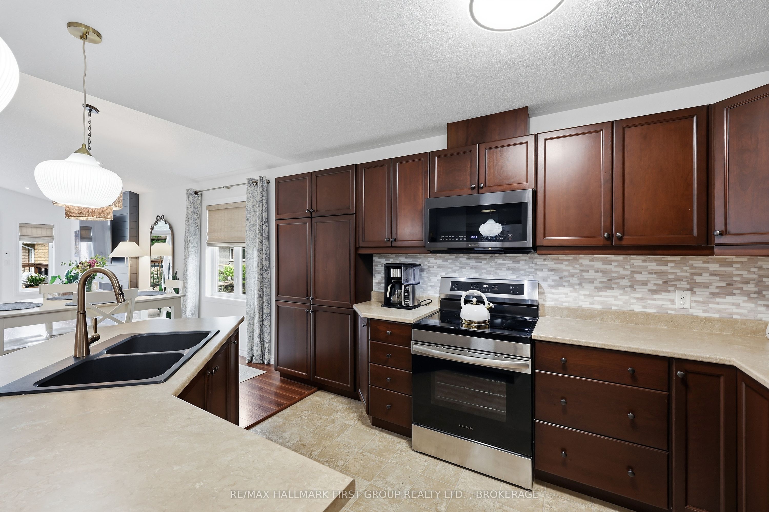 1286 Mazzolin Crescent Property Photo 12