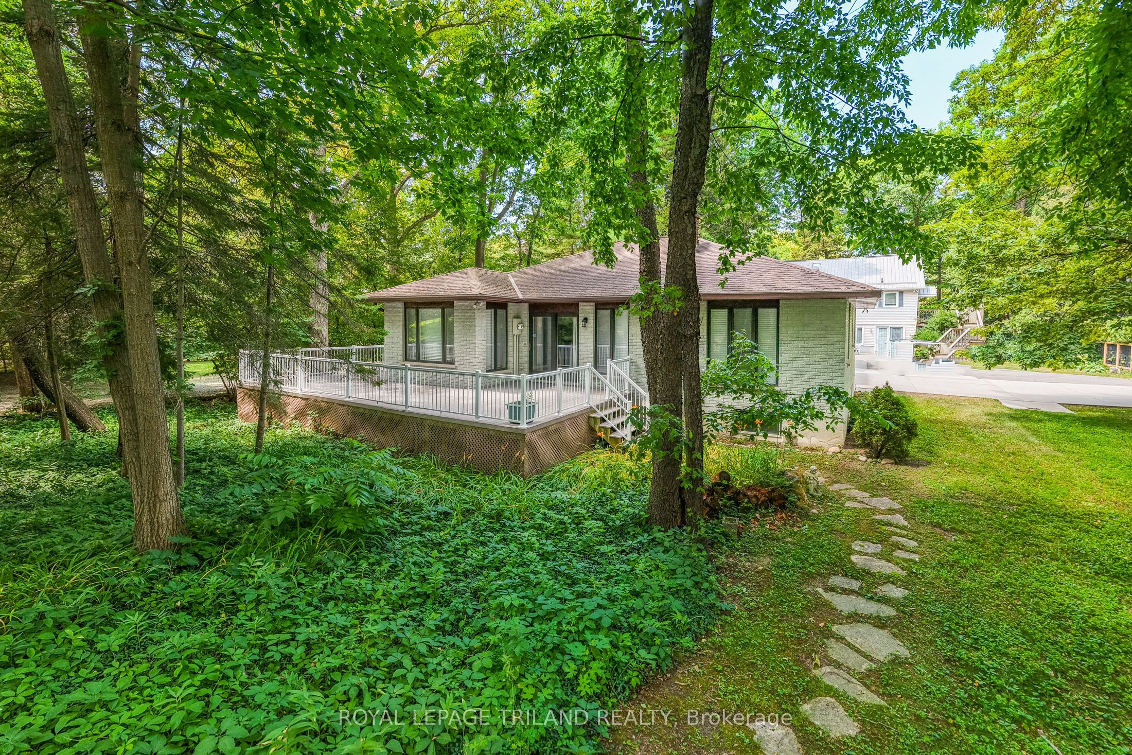 33 Forest Avenue Property Photo 9