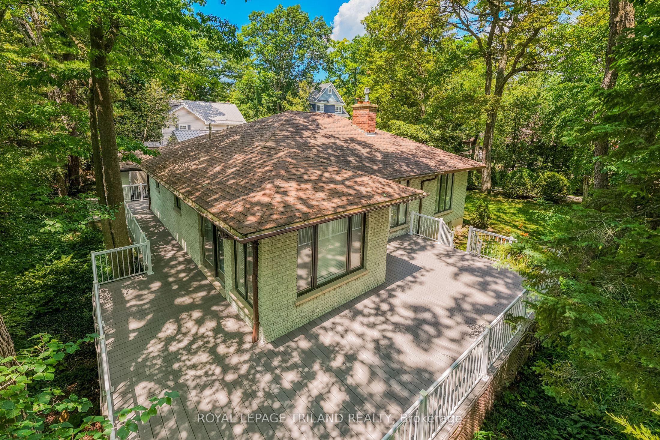 33 Forest Avenue Property Photo 11