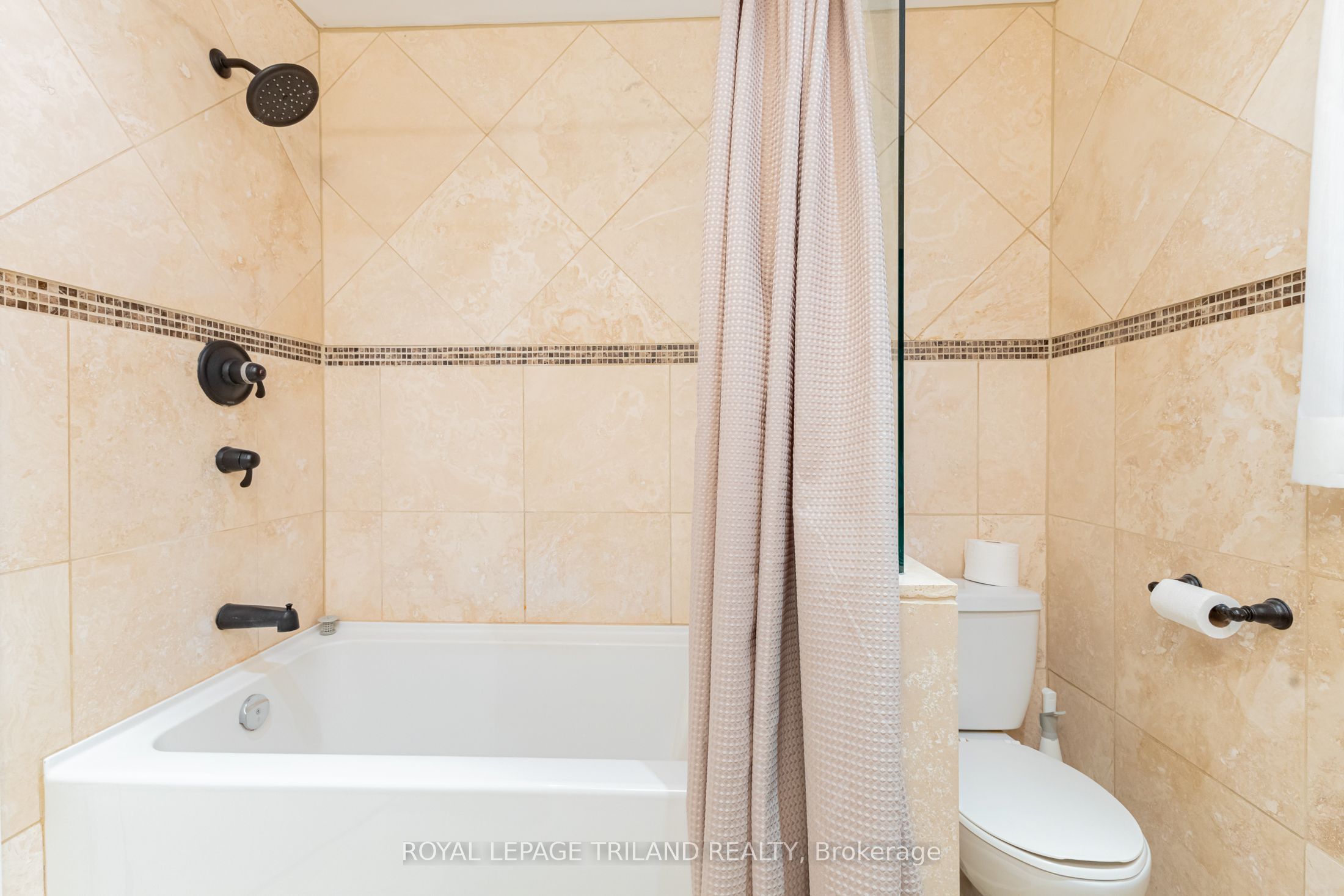 33 Forest Avenue Property Photo 31