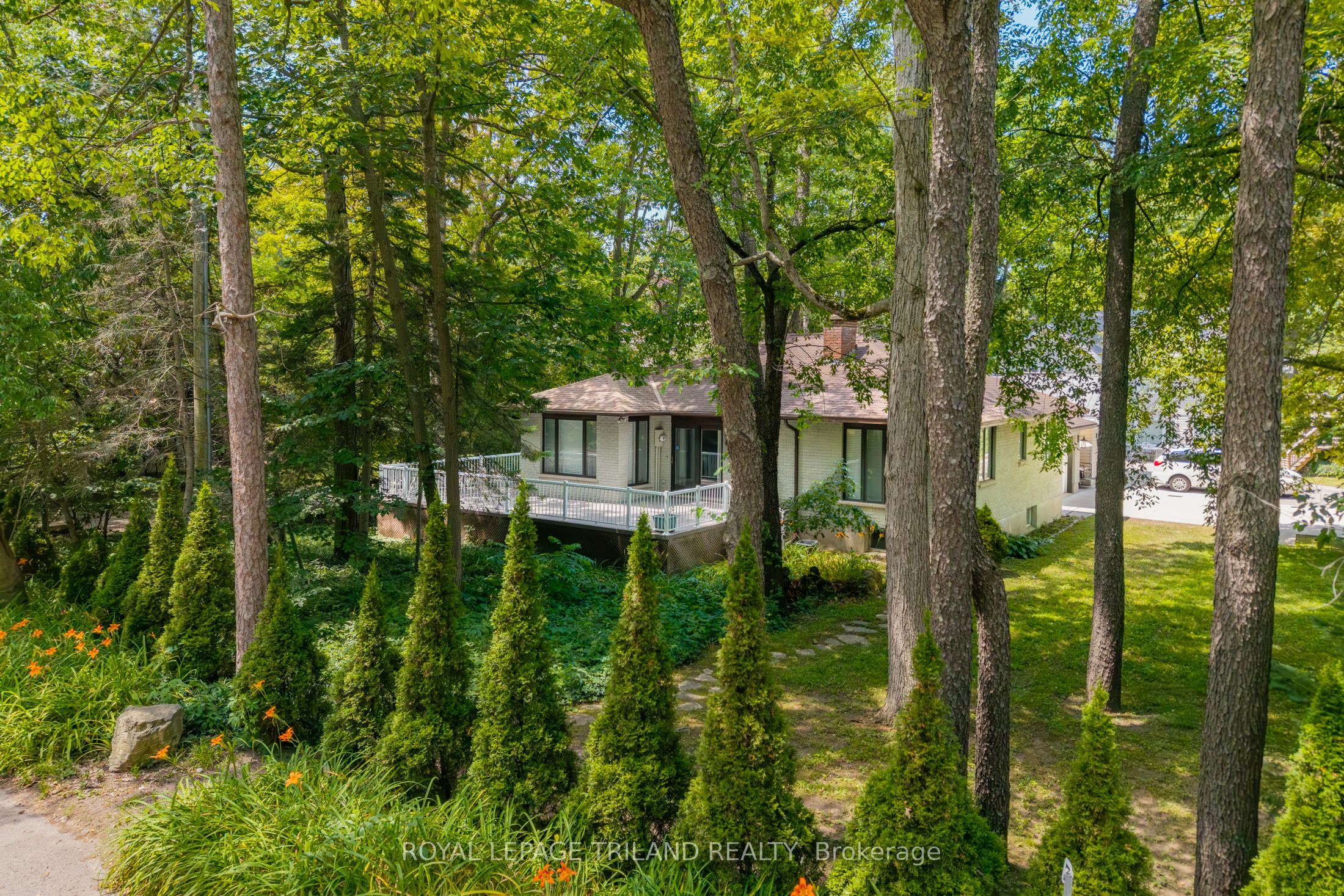 33 Forest Avenue Property Photo 45