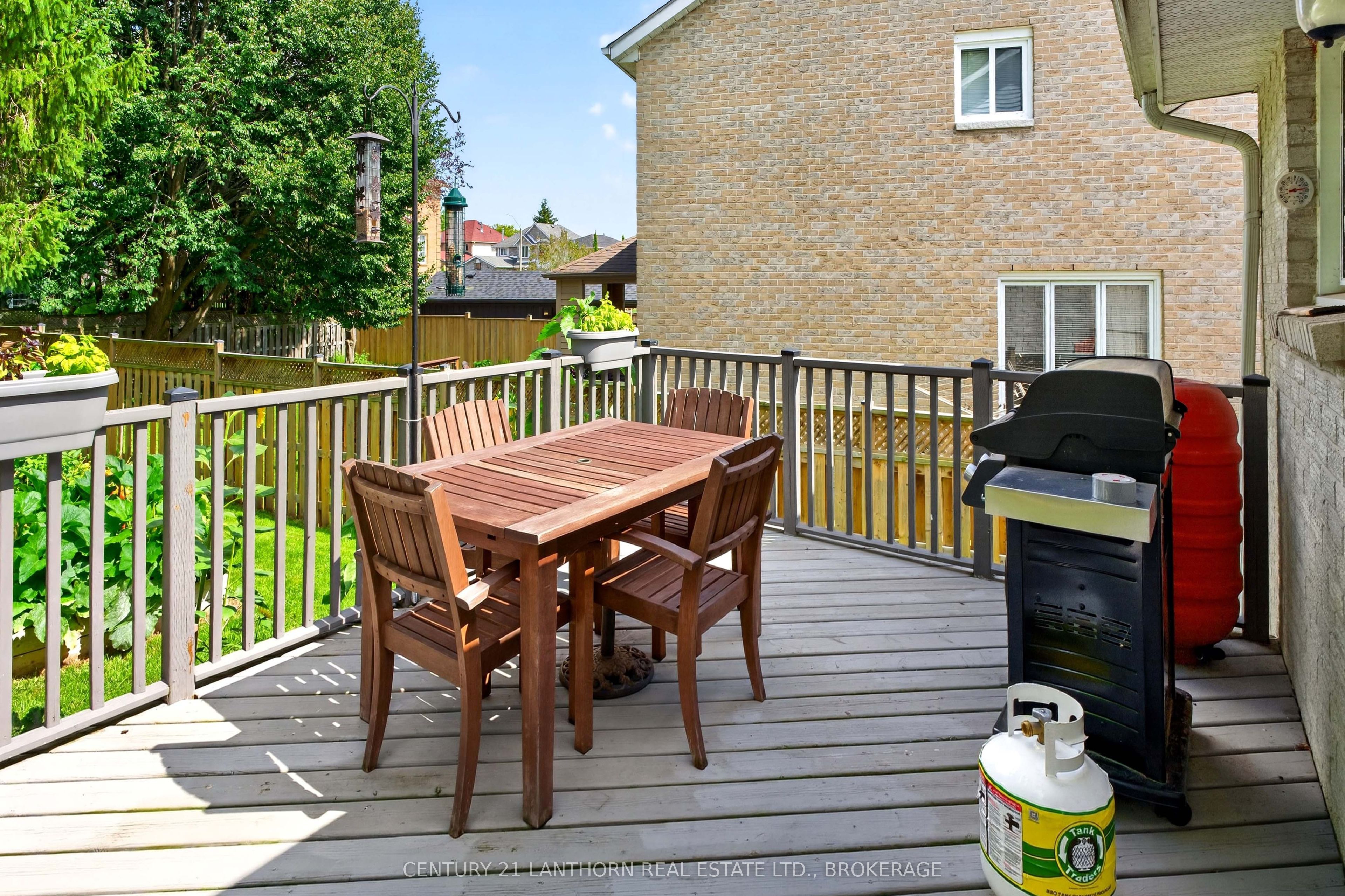 1006 Dillingham Street Property Photo 8