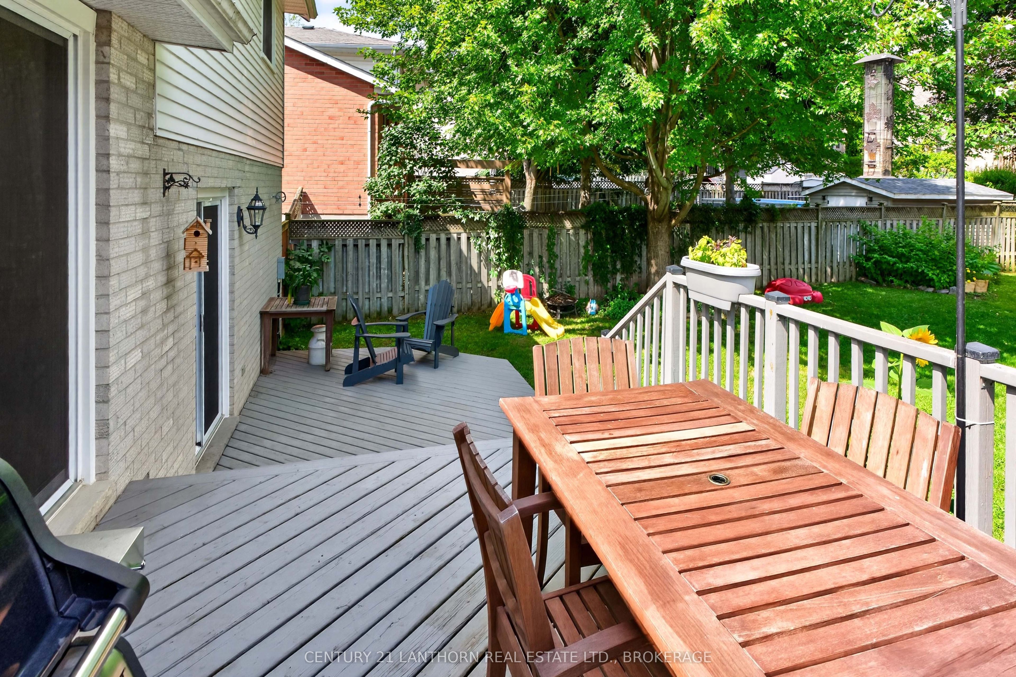 1006 Dillingham Street Property Photo 10