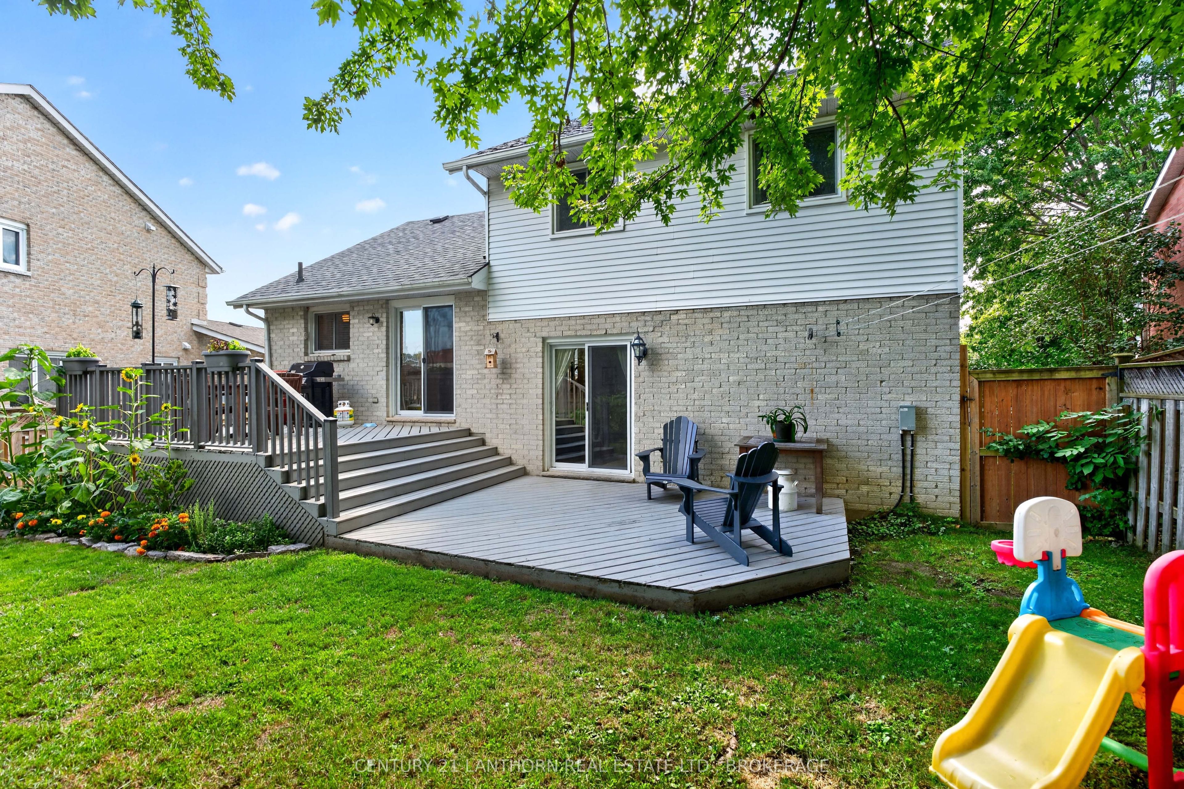 1006 Dillingham Street Property Photo 13