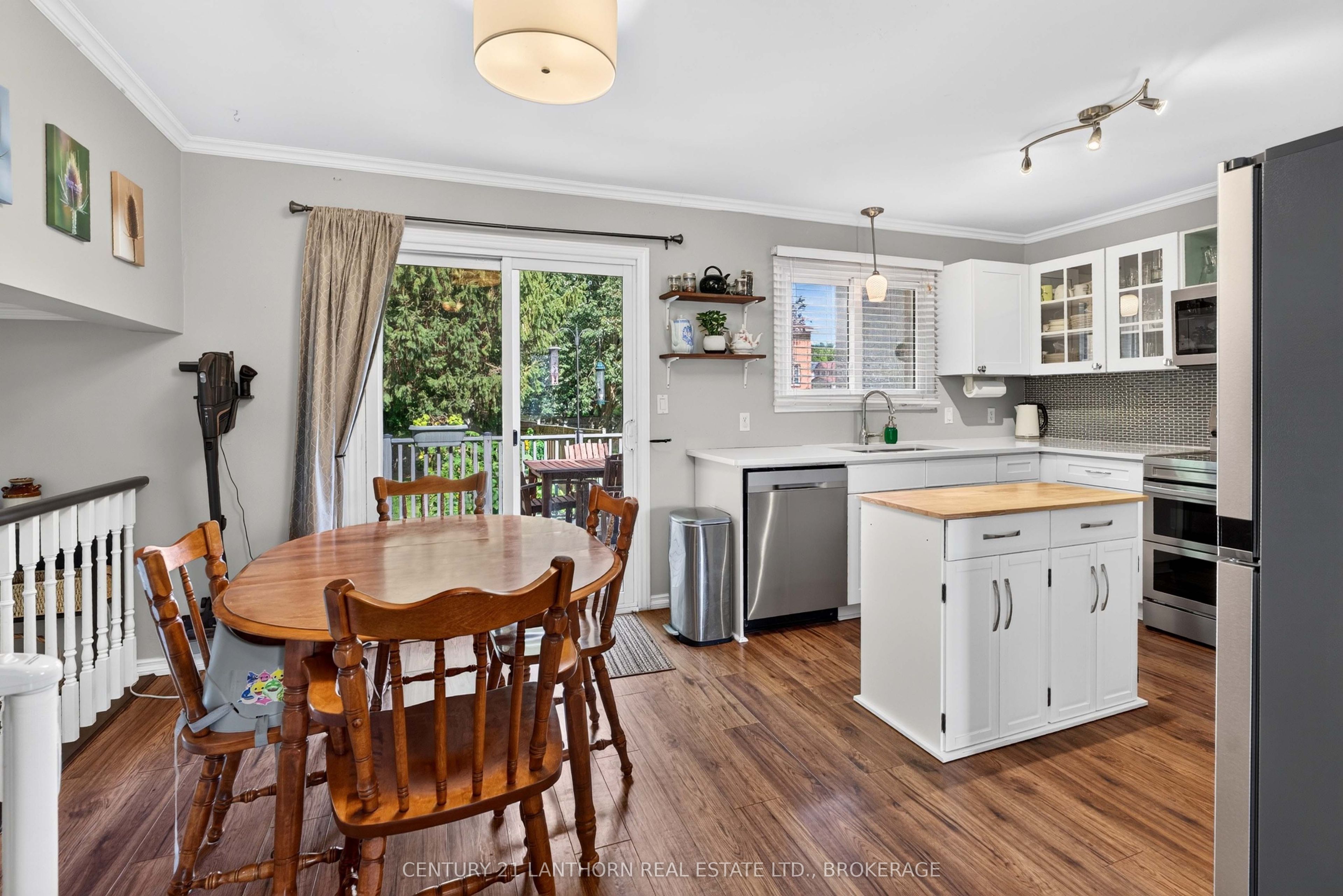 1006 Dillingham Street Property Photo 20