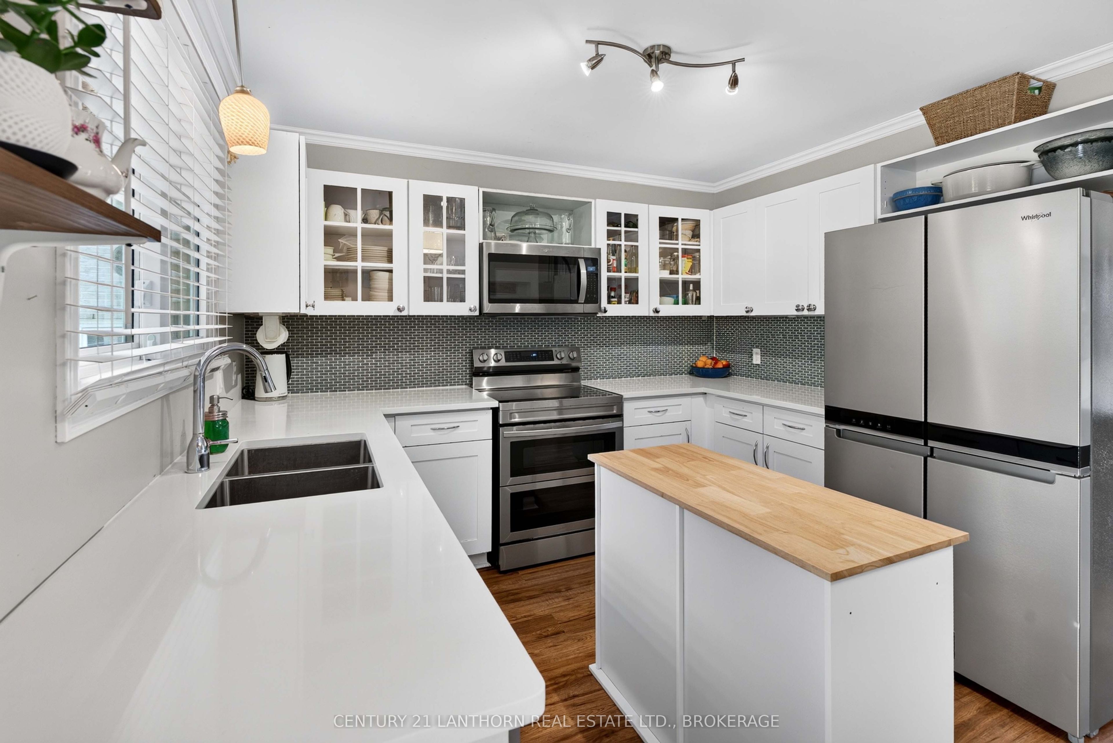 1006 Dillingham Street Property Photo 22
