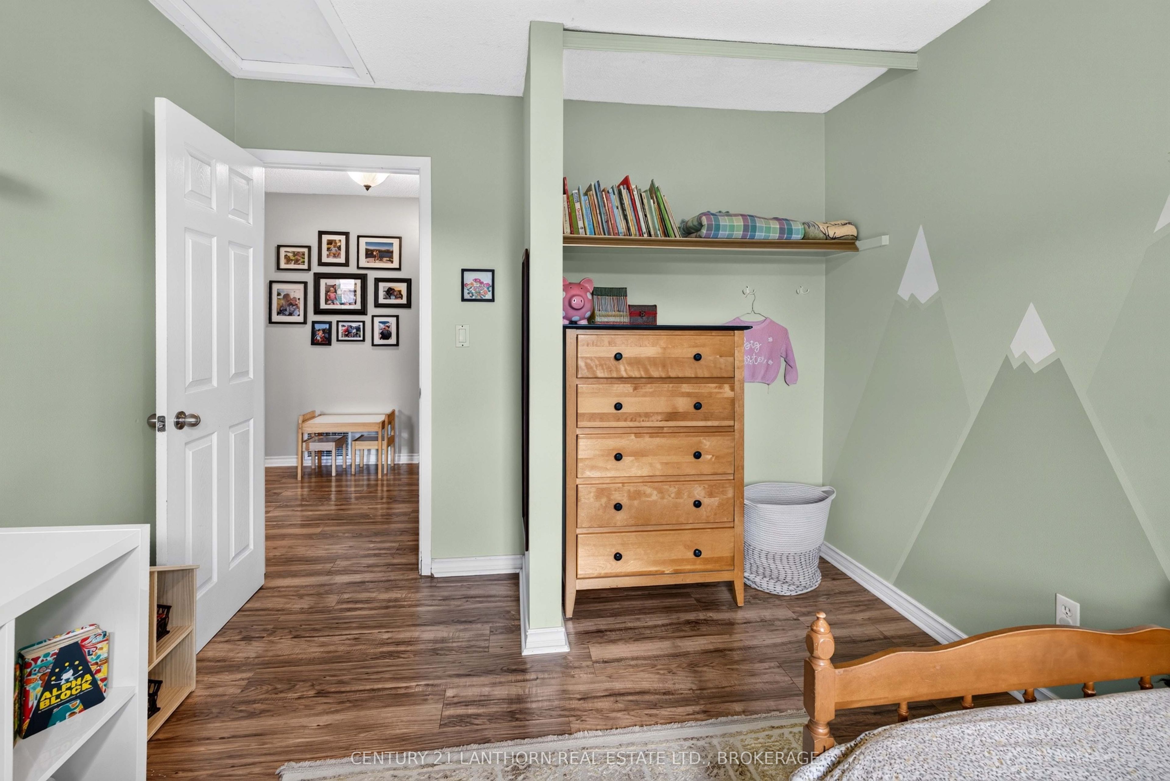 1006 Dillingham Street Property Photo 32