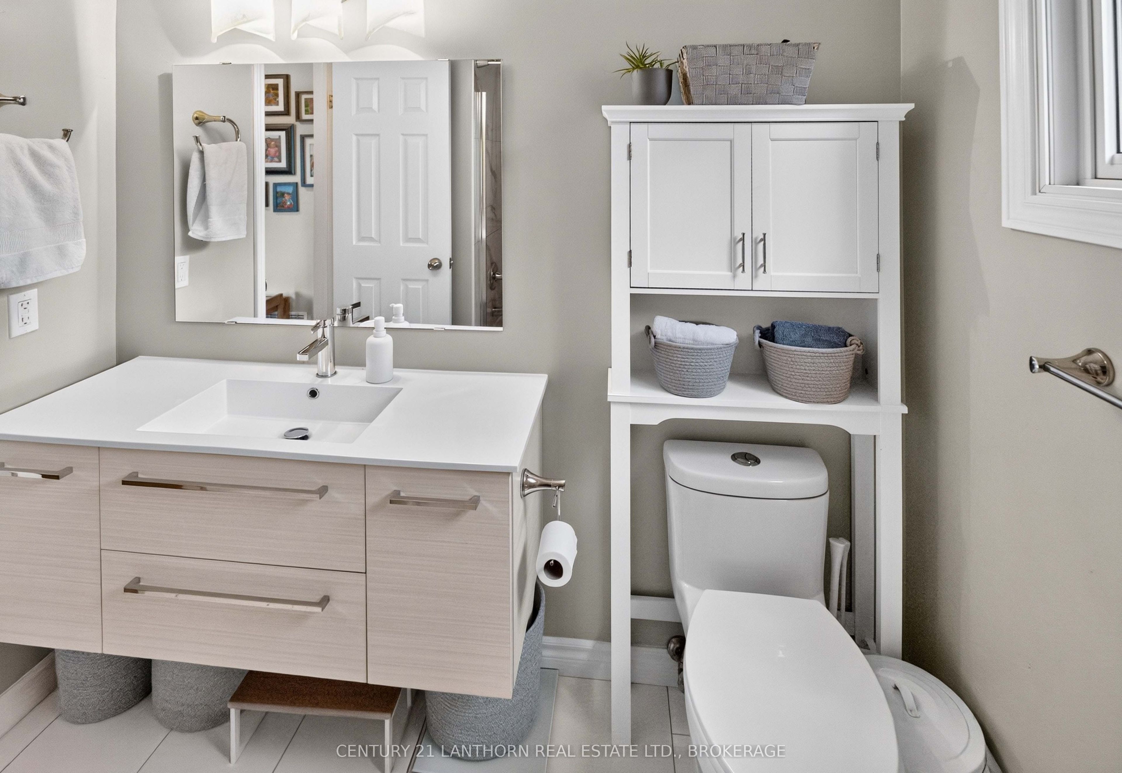 1006 Dillingham Street Property Photo 40