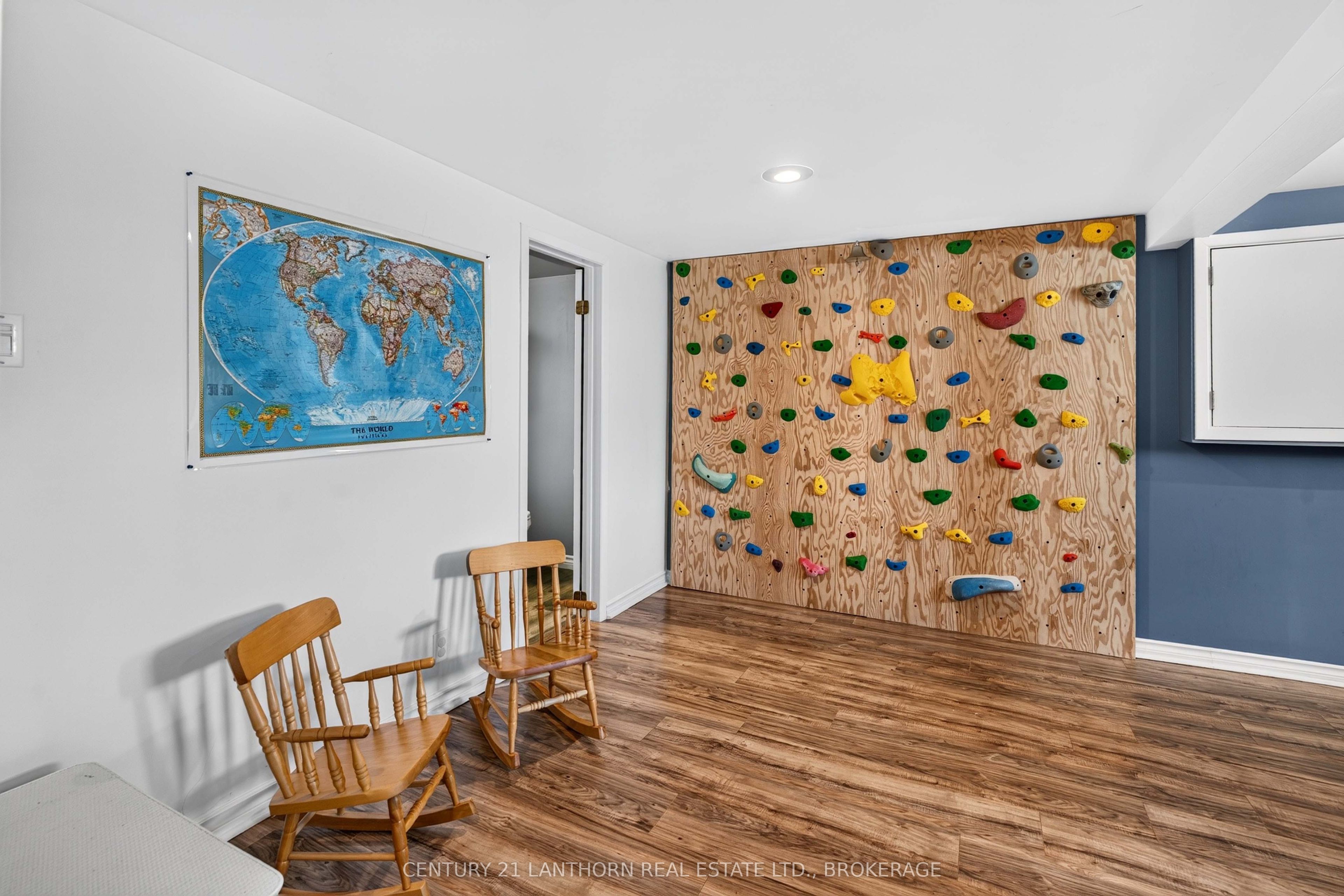 1006 Dillingham Street Property Photo 44
