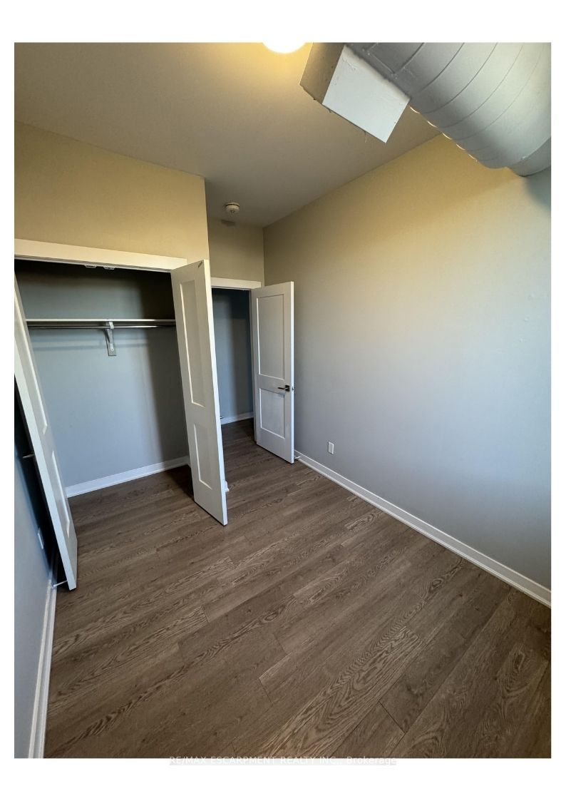 657 Barton Street E 301 Property Photo 12