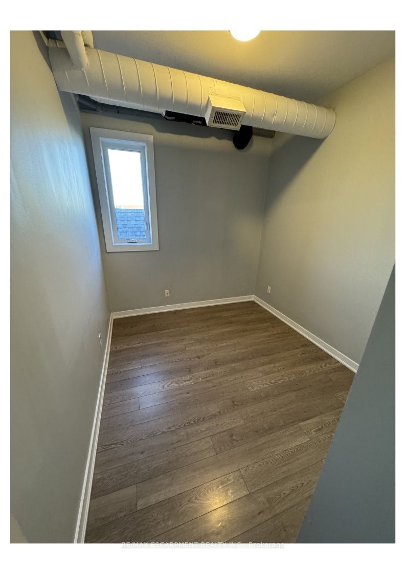 657 Barton Street E 301 Property Photo 14