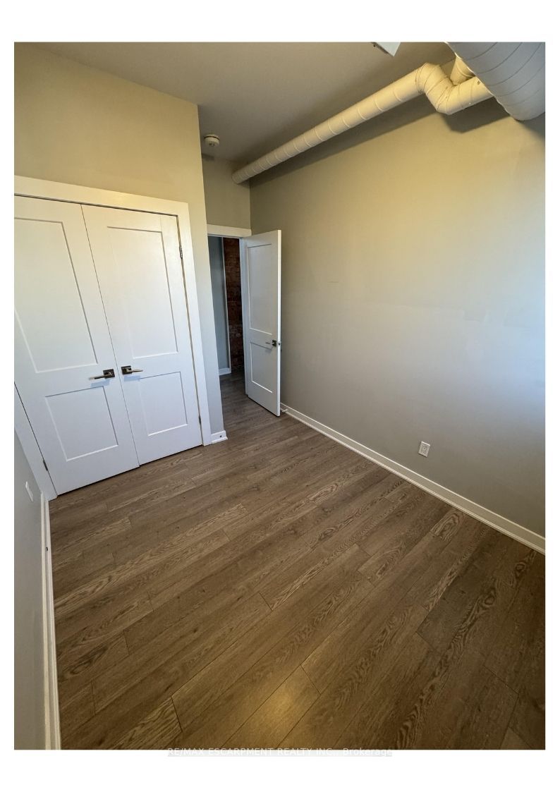 657 Barton Street E 301 Property Photo 15