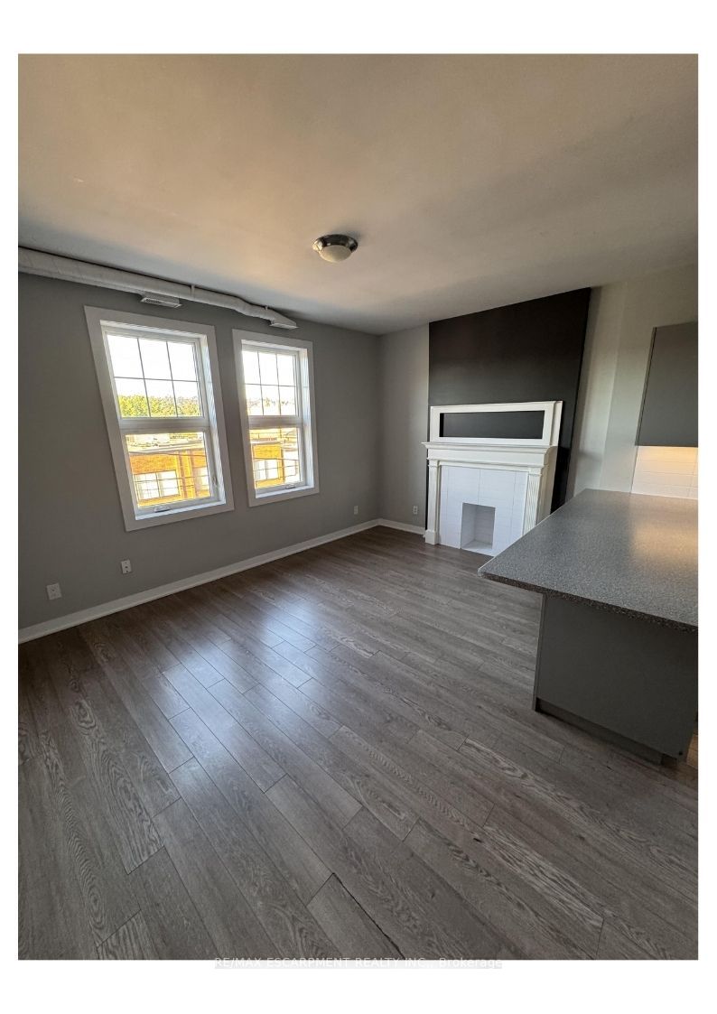 657 Barton Street E 301 Property Photo 16