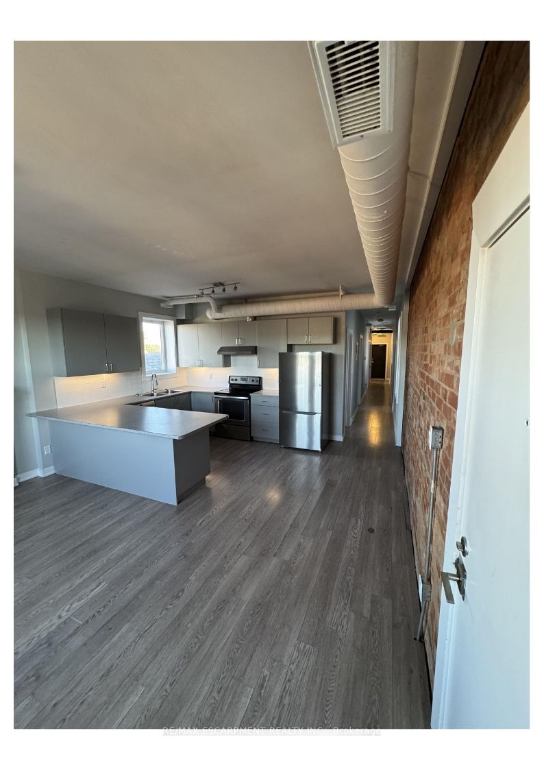 657 Barton Street E 301 Property Photo 17