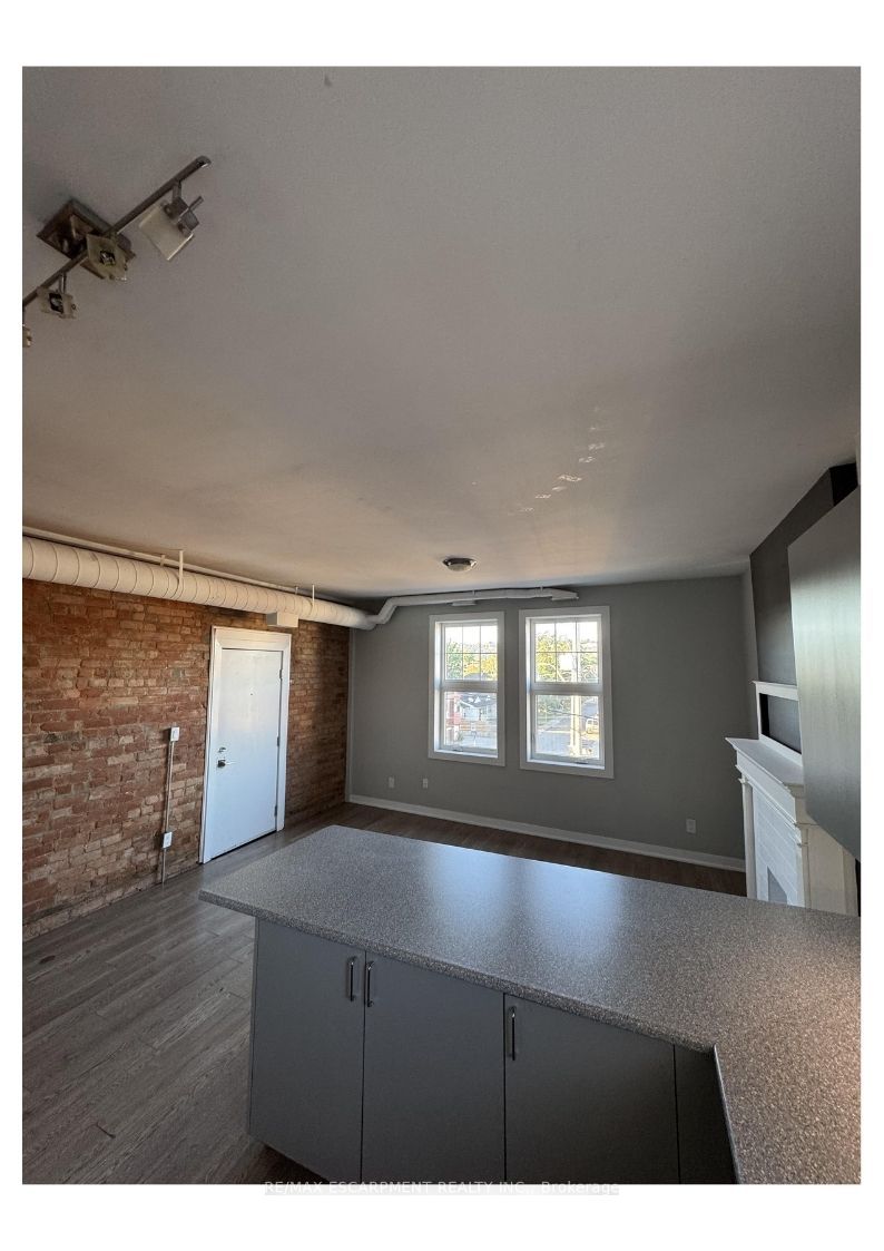 657 Barton Street E 301 Property Photo 19