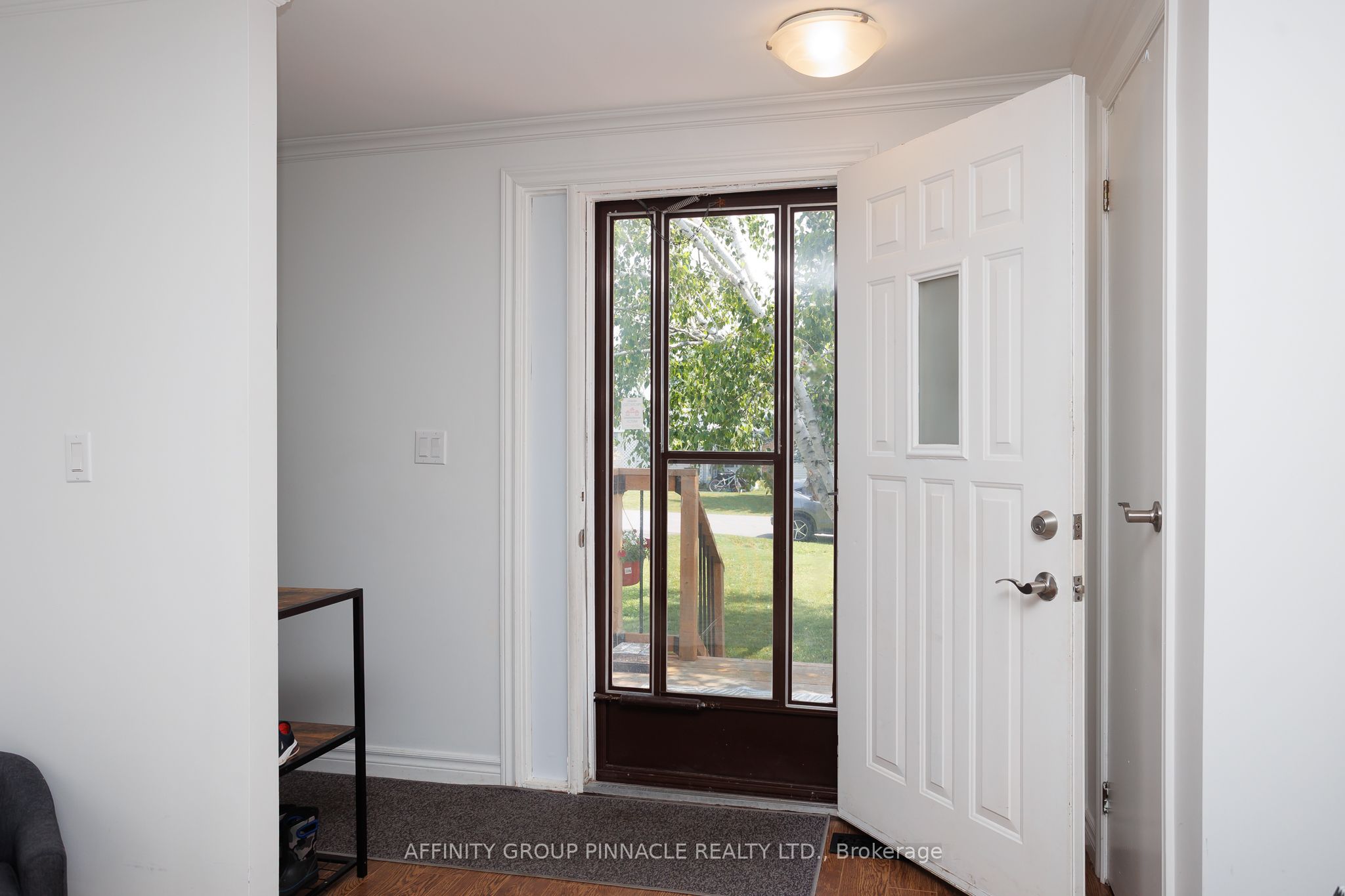 24 Circle Drive Property Photo 3