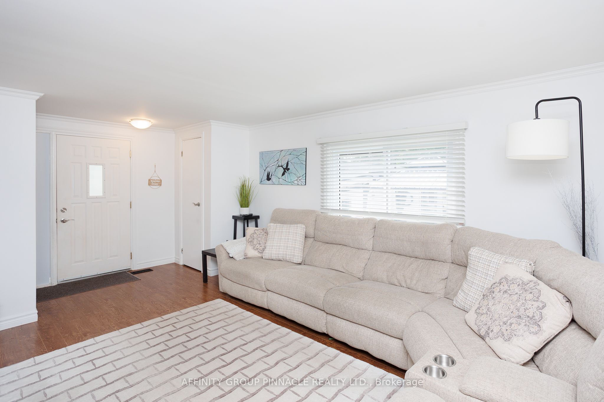 24 Circle Drive Property Photo 4