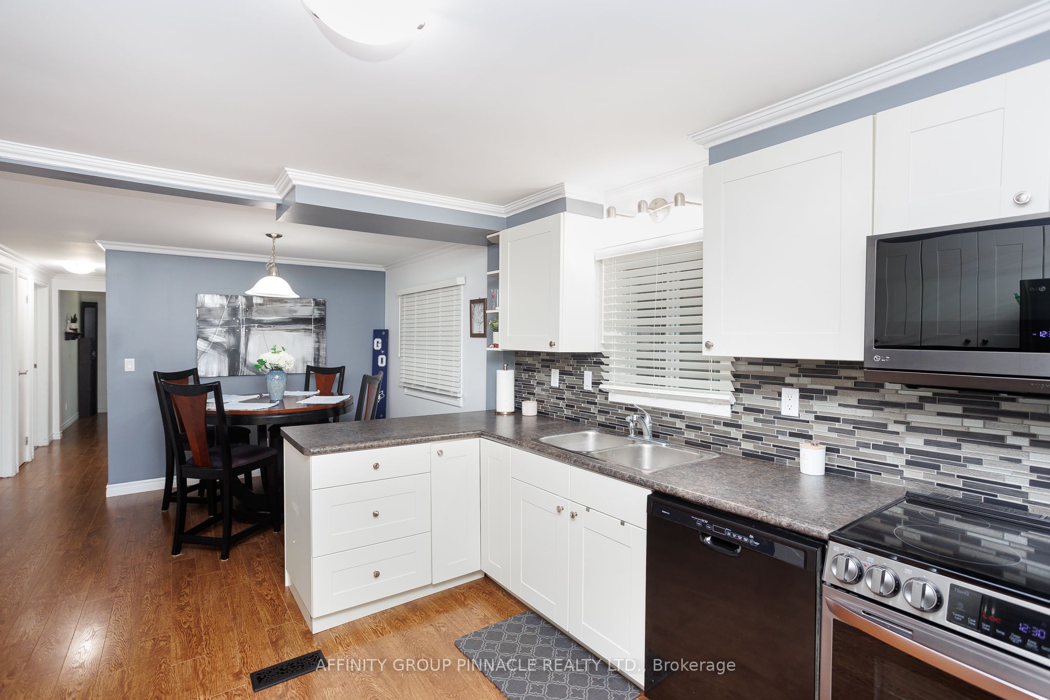 24 Circle Drive Property Photo 8