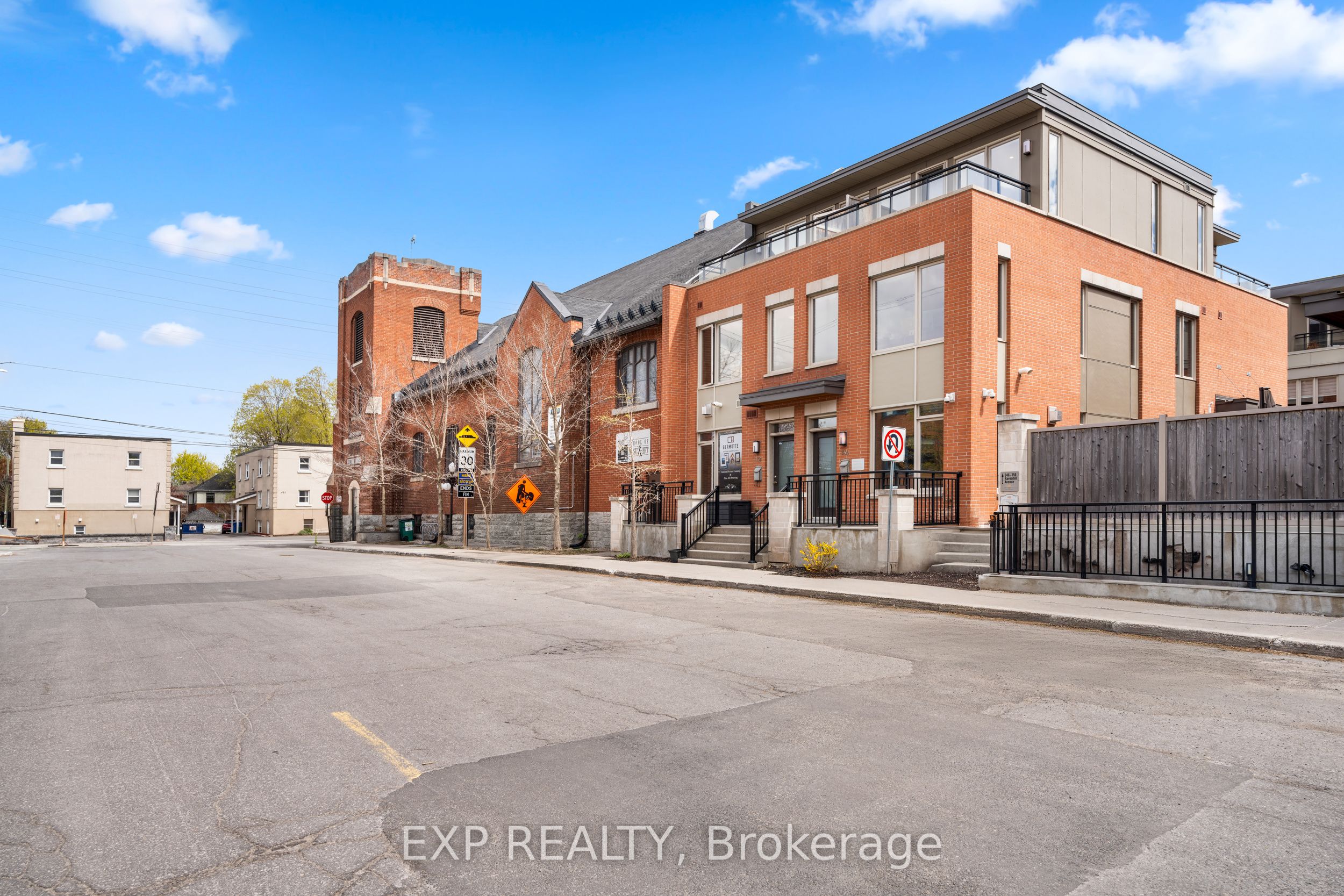 360 Ravenhill Avenue E Property Photo 2