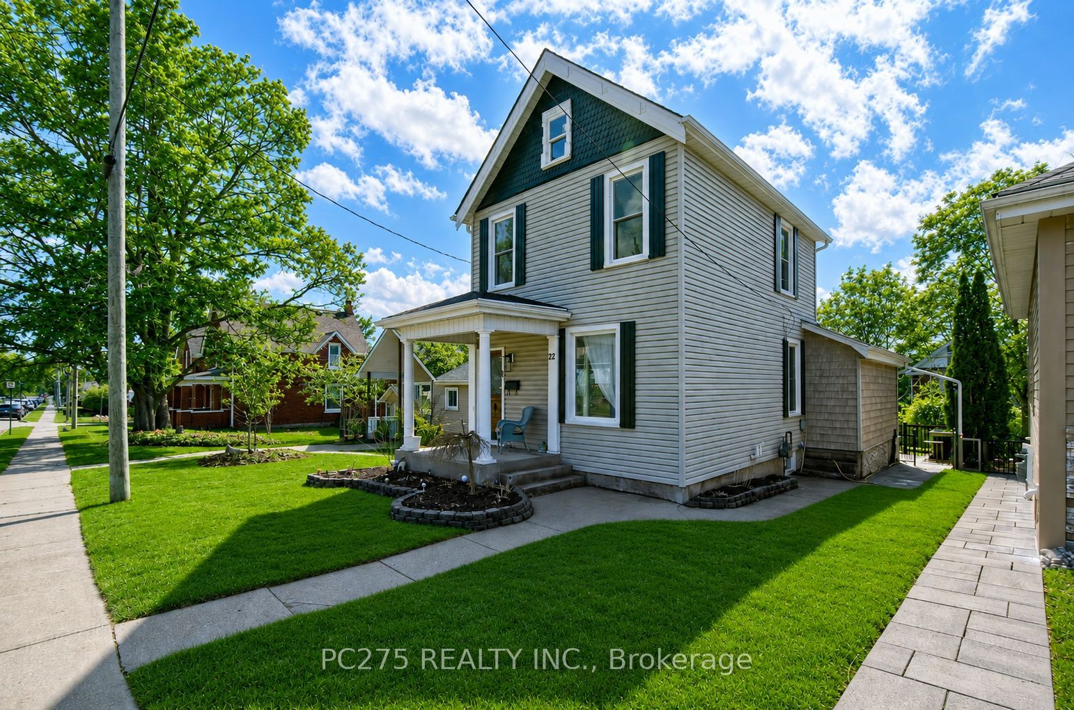 92 Walnut Street Property Photo 2